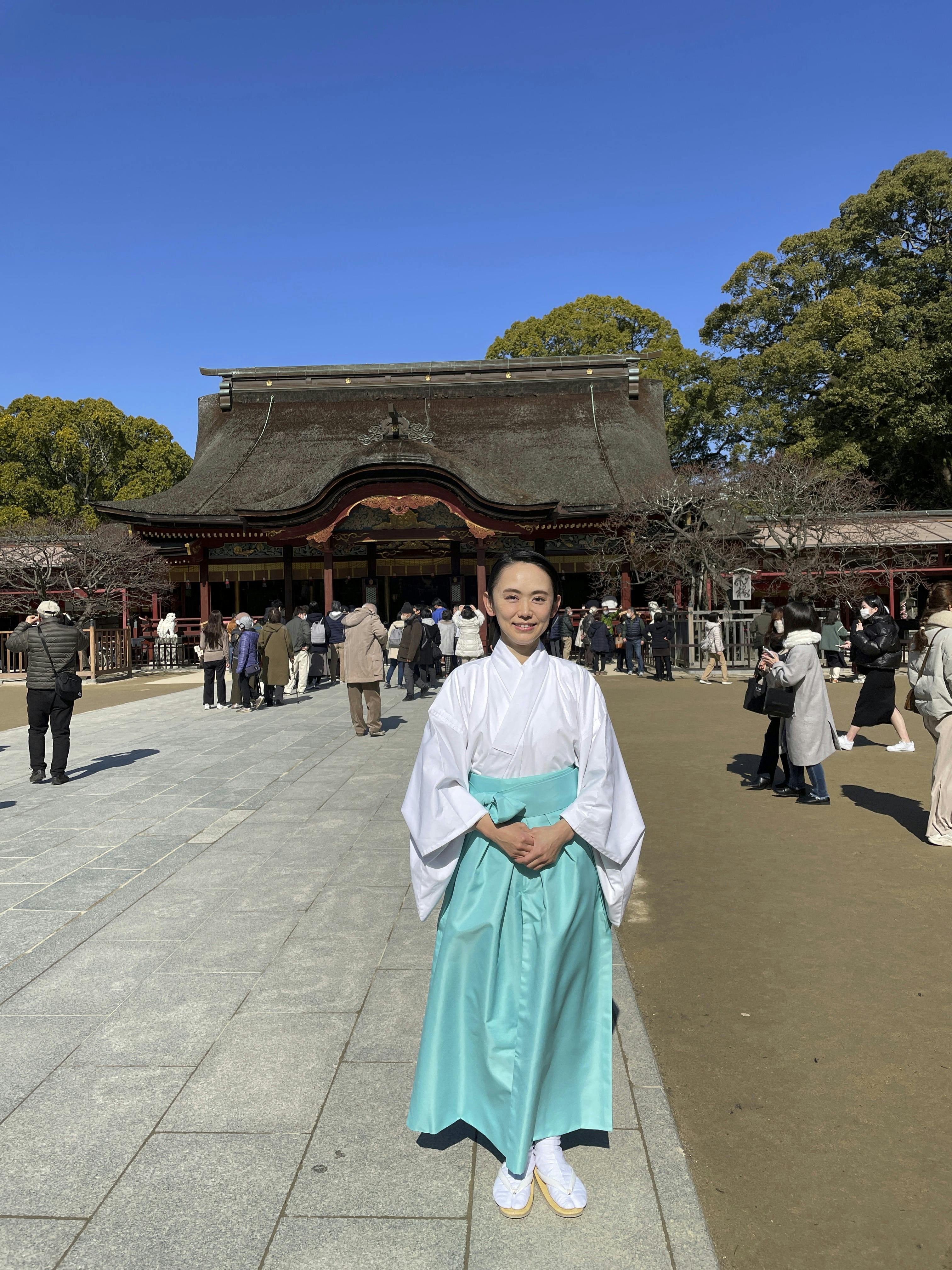 https://imgix.femina.dk/2025-05-15/ACP-Kyushu-praestinde-ved-Dazaifu-Tenmangu.jpg