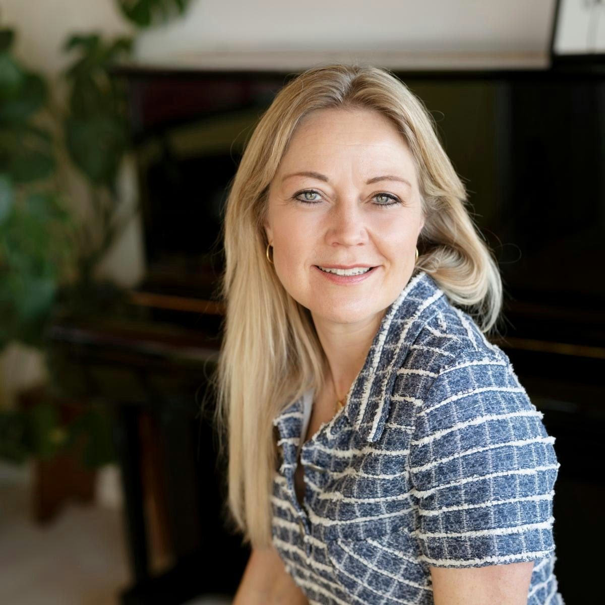 https://imgix.femina.dk/2025-05-16/Anette_066.jpg?fm=jpg