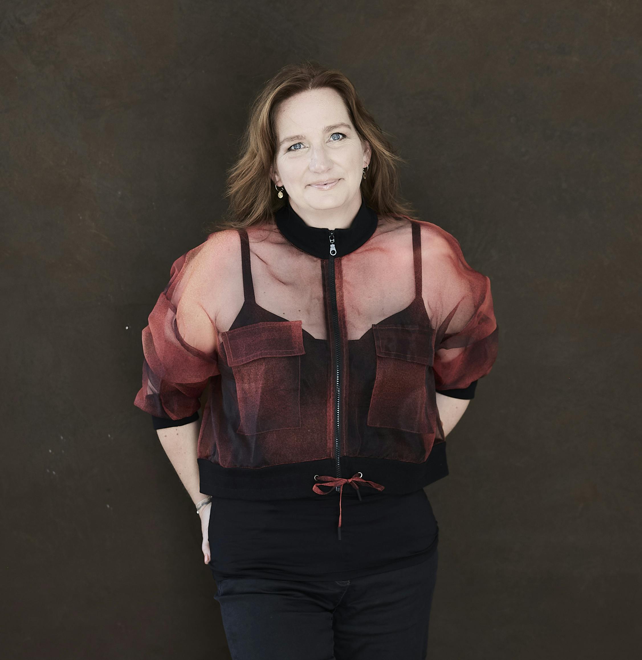 https://imgix.femina.dk/2025-05-20/Helle-Bertram_Fotograf-Stine-Heilmann.jpg