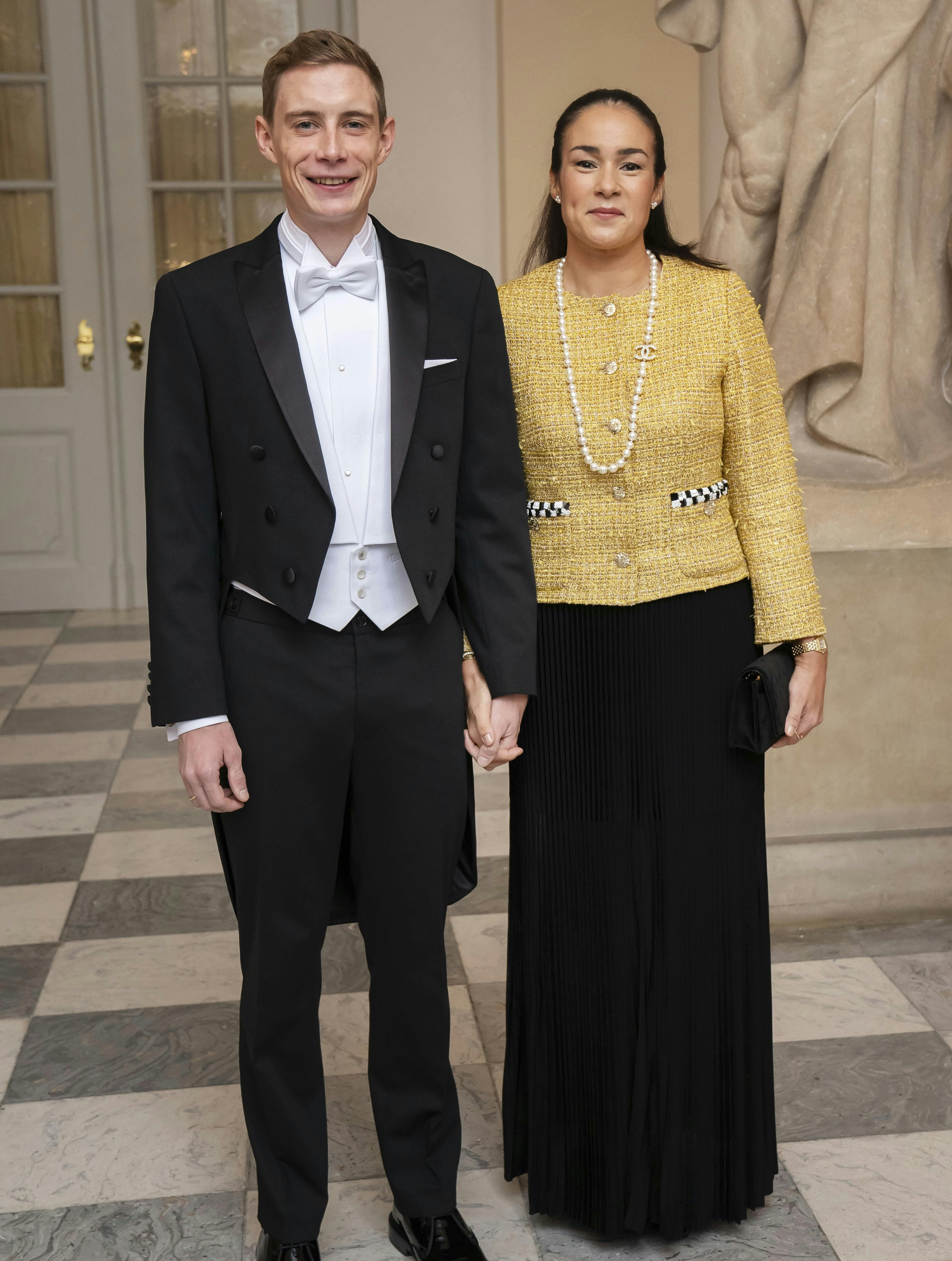 Jonas vingegaard og hans kone Trine bliver i Danmark