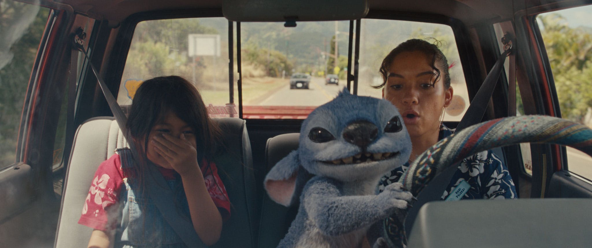 Maia Kealoha, Stitch og Sydney Agudong i 'Lilo &amp; Stitch'