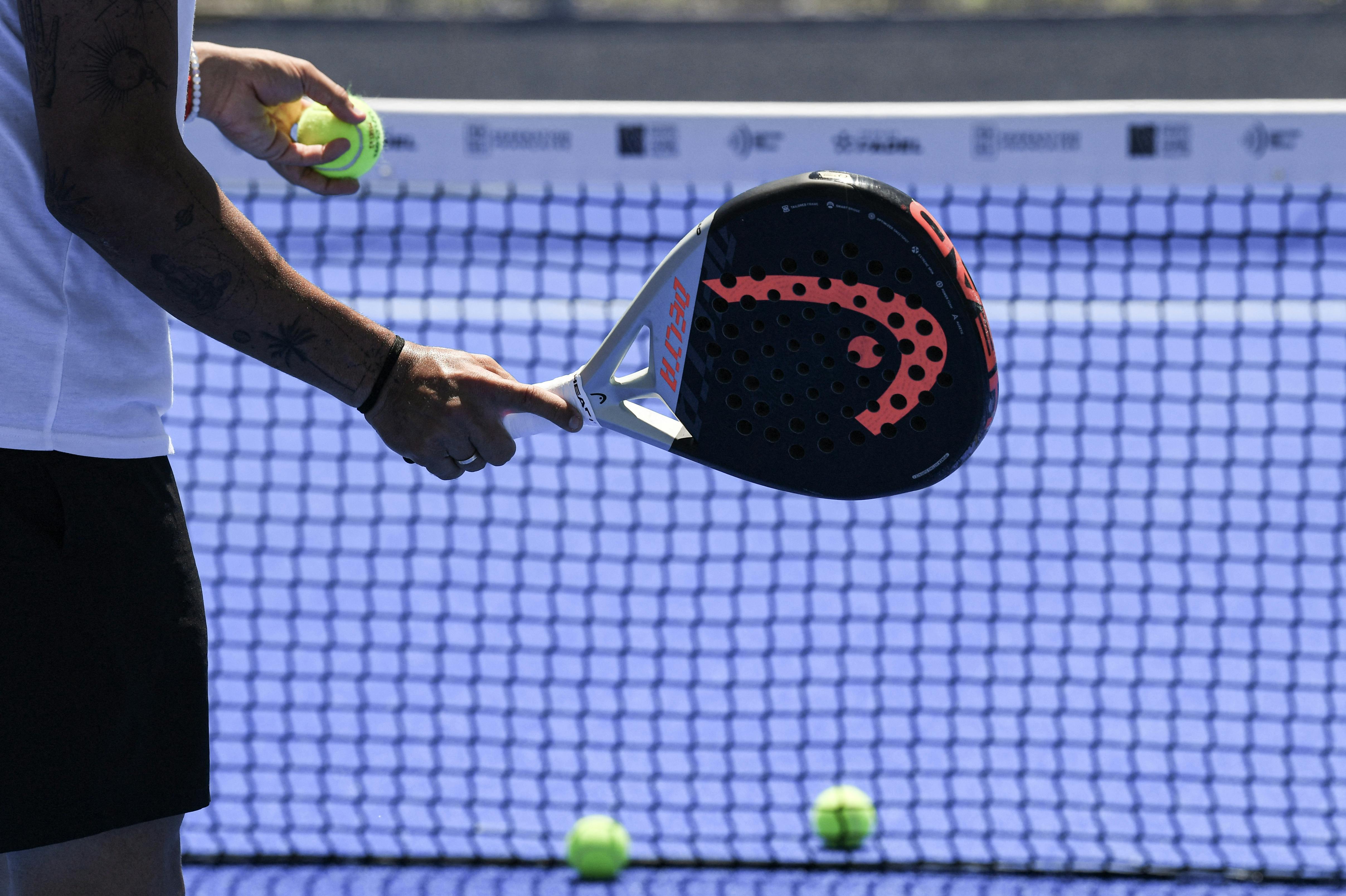 Padel tennis