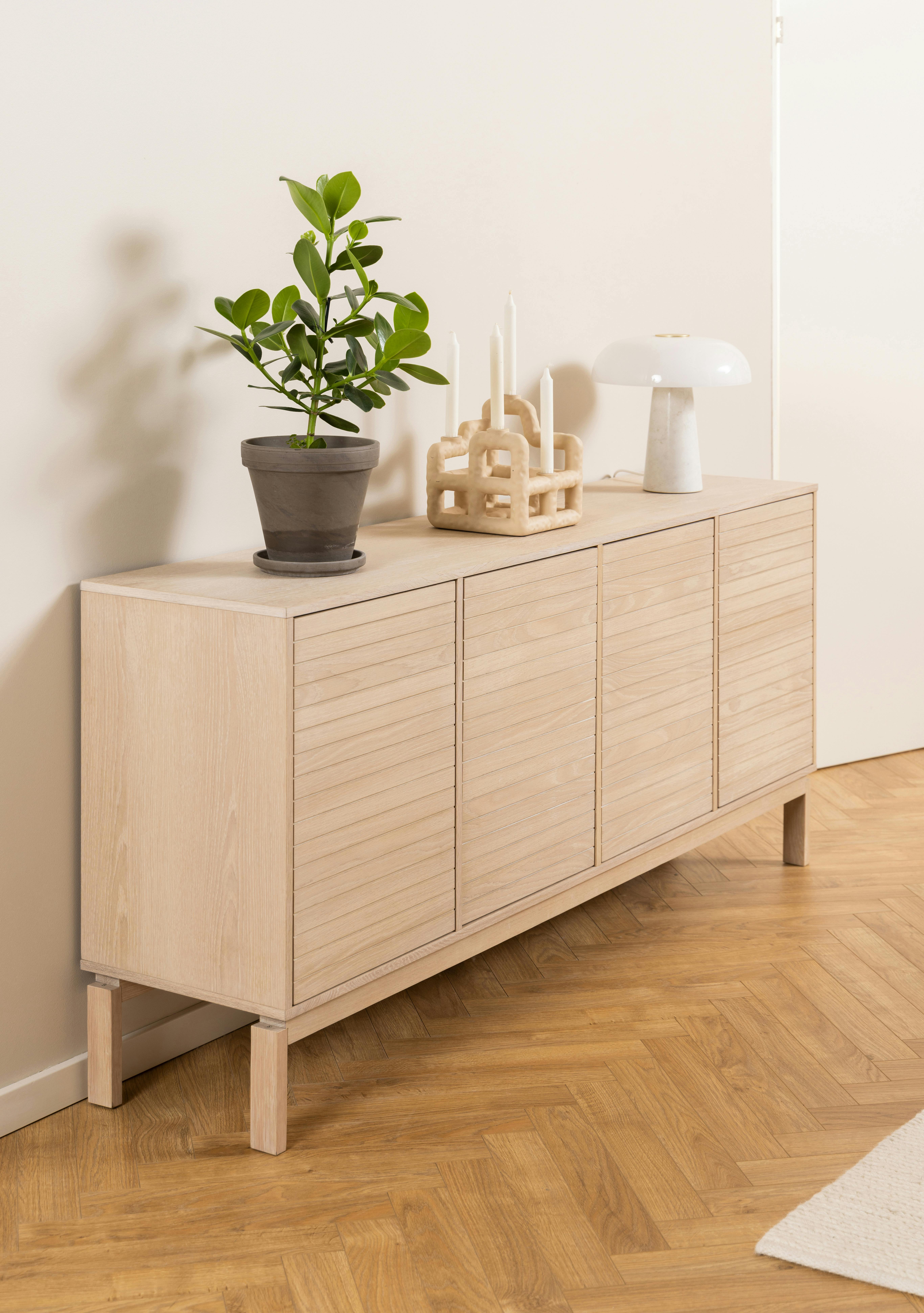 https://imgix.femina.dk/2025-05-27/linly-skaenk.jpg