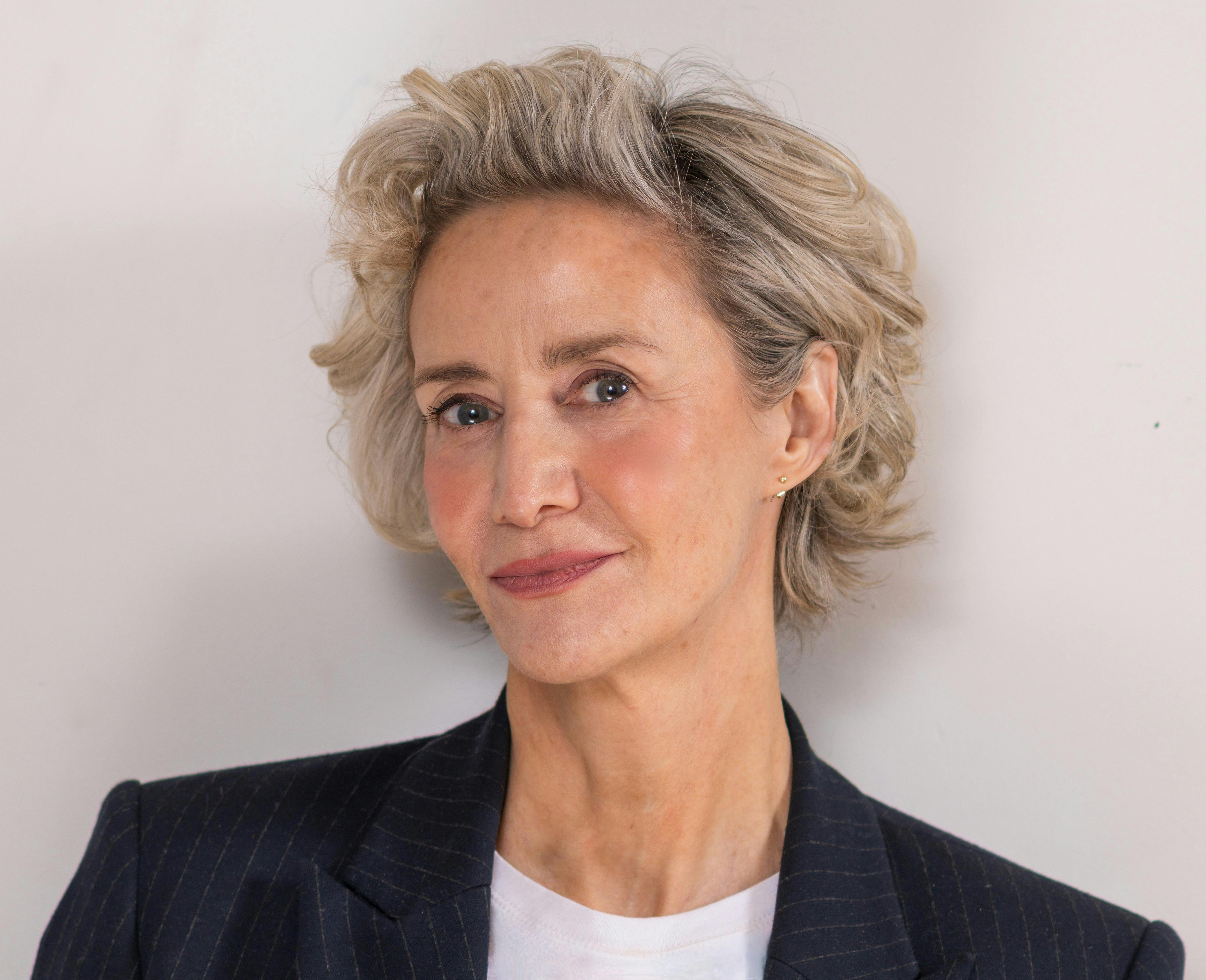 https://imgix.femina.dk/2025-05-28/JanetMcTeer_Andrew-Cowley.jpeg