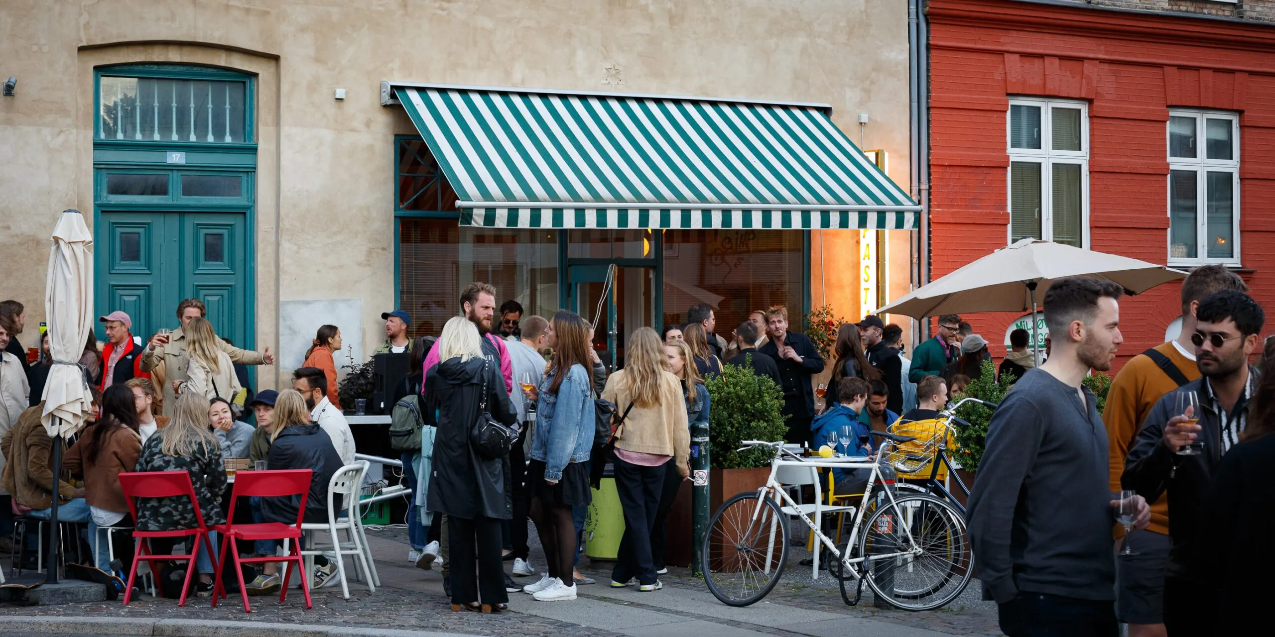 Populær bar på Nørrebro udvider og inviterer til grand opening | Femina