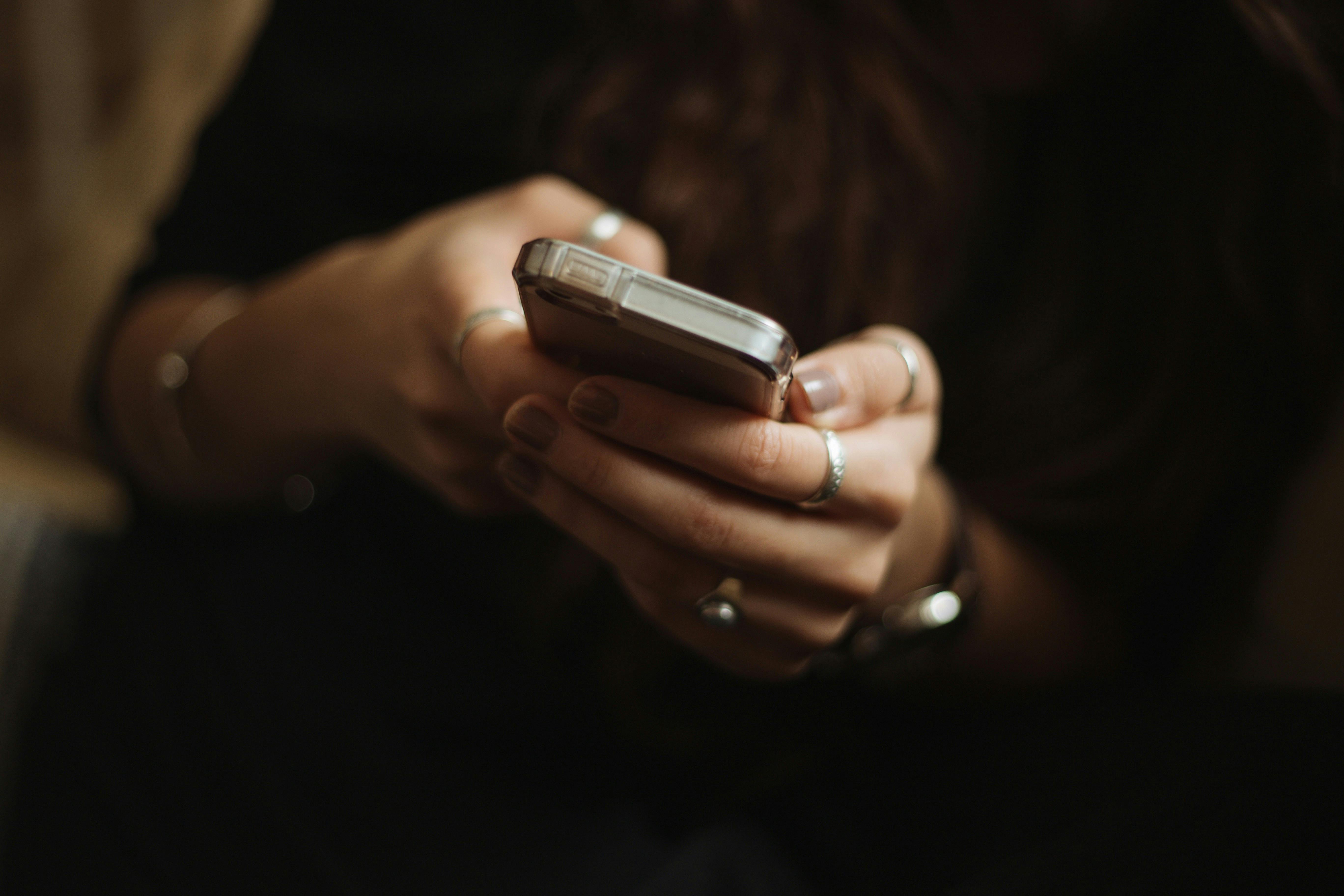 https://imgix.femina.dk/2025-06-18/priscilla-du-preez-BjhUu6BpUZA-unsplash.jpg
