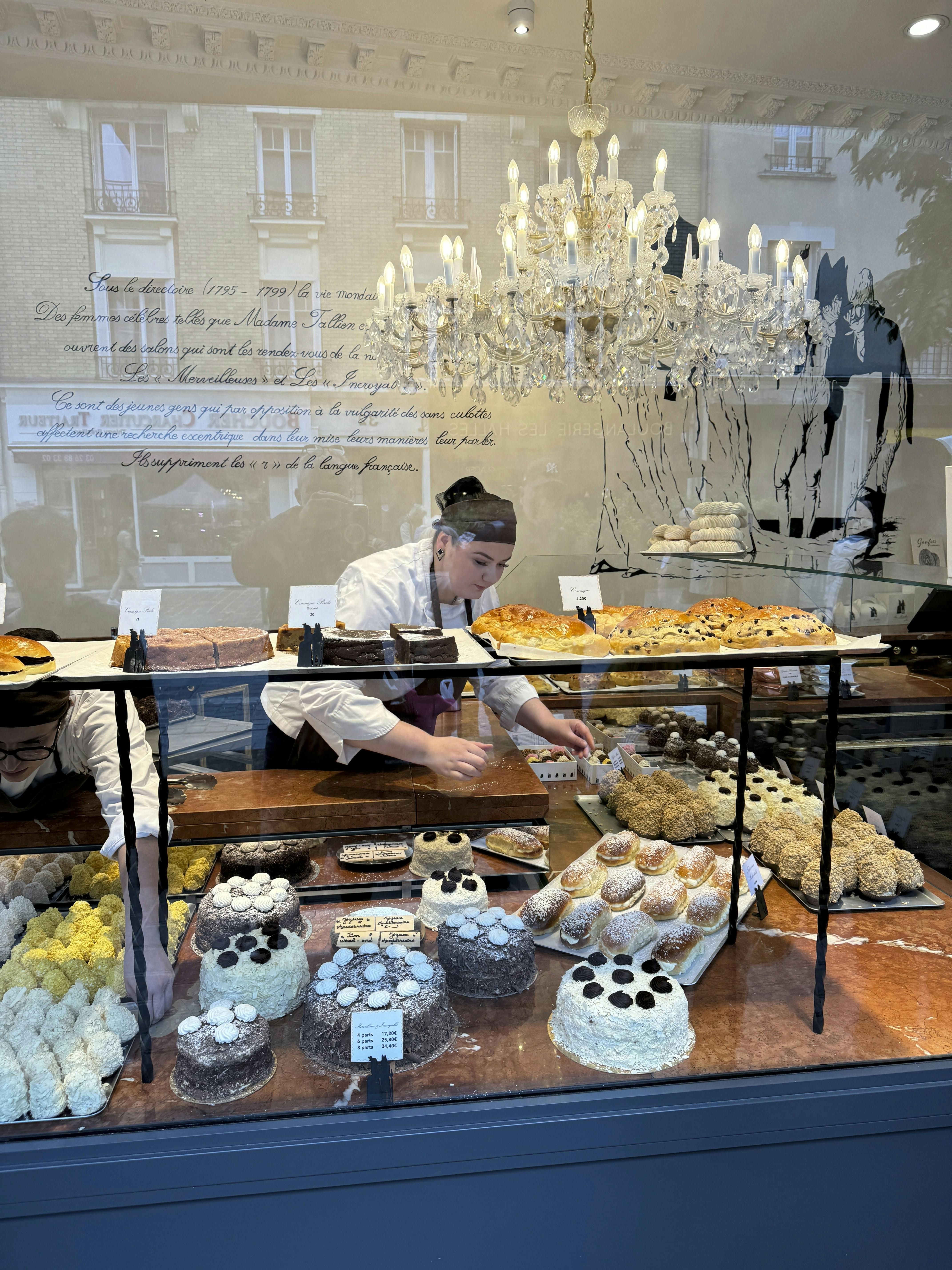 De friske råvarer og det store udvalg af specialiteter frister og byder på uforglemmelige smagsoplevelser.