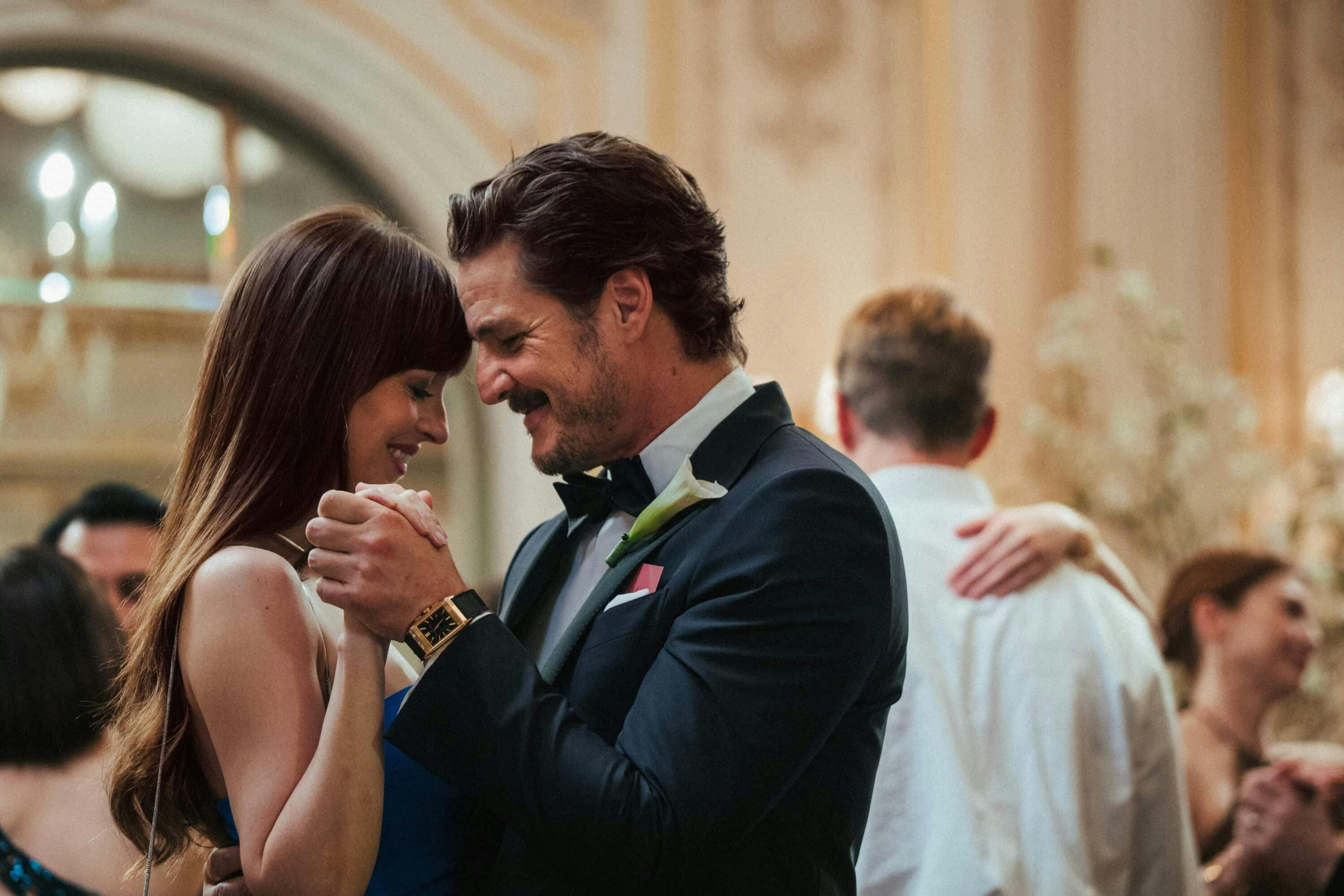 Dakota Johnson og Pedro Pascal i 'Materialists'