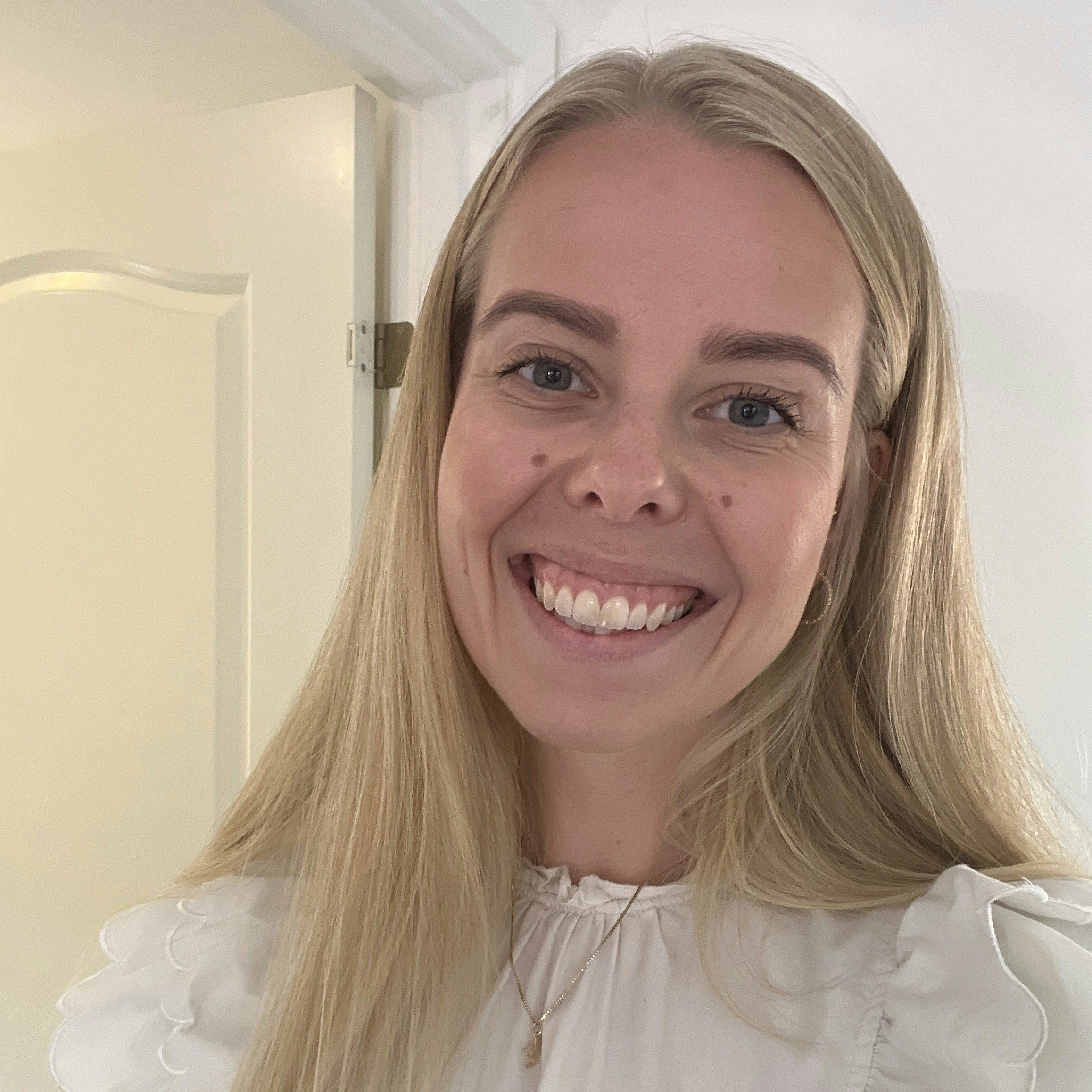 Da Ida sad på toilettet tre dage efter fødslen af sin søn, hang der noget ud af hendes underliv.