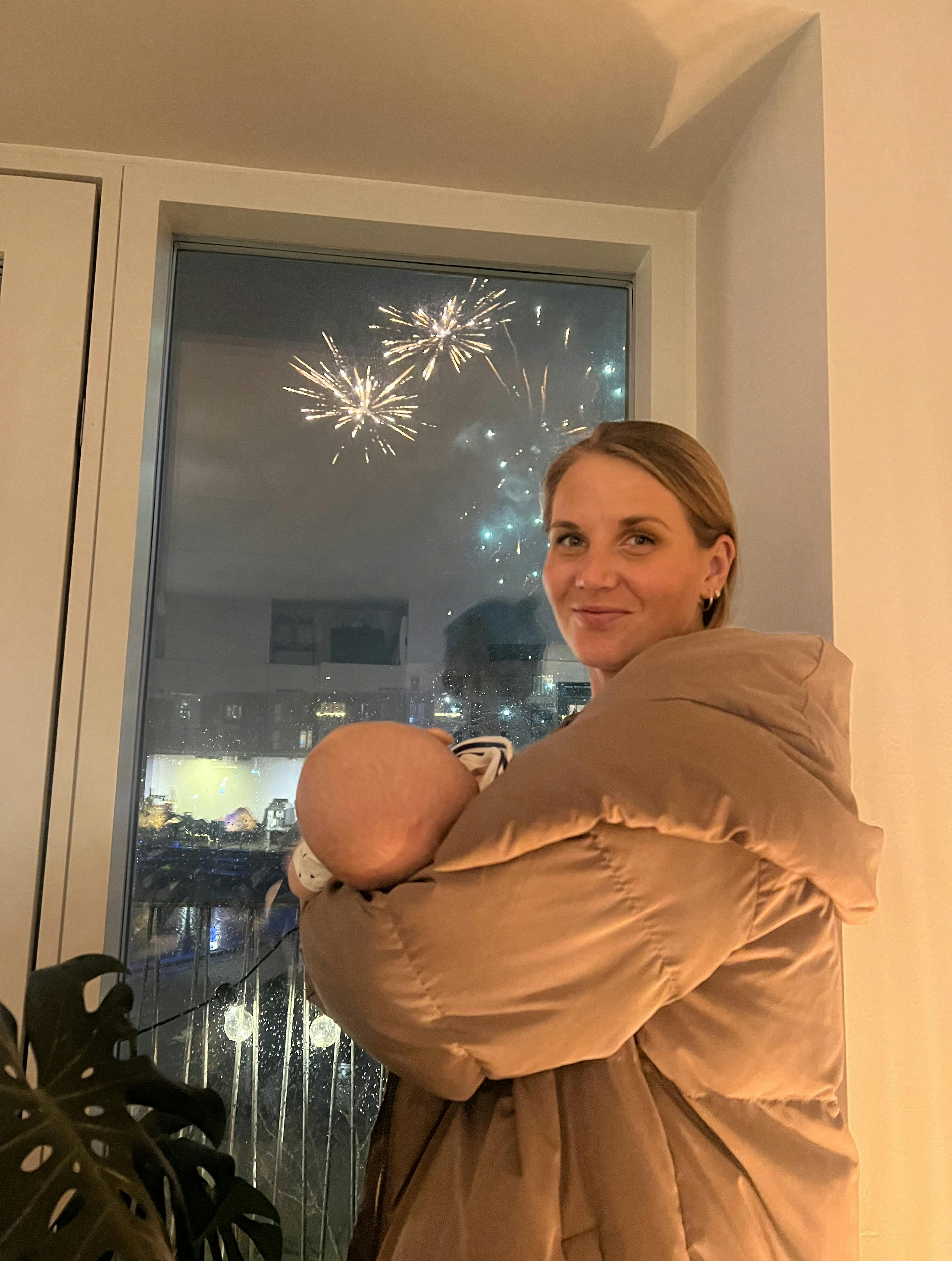 Josephine Strudahl med sin lille datter.