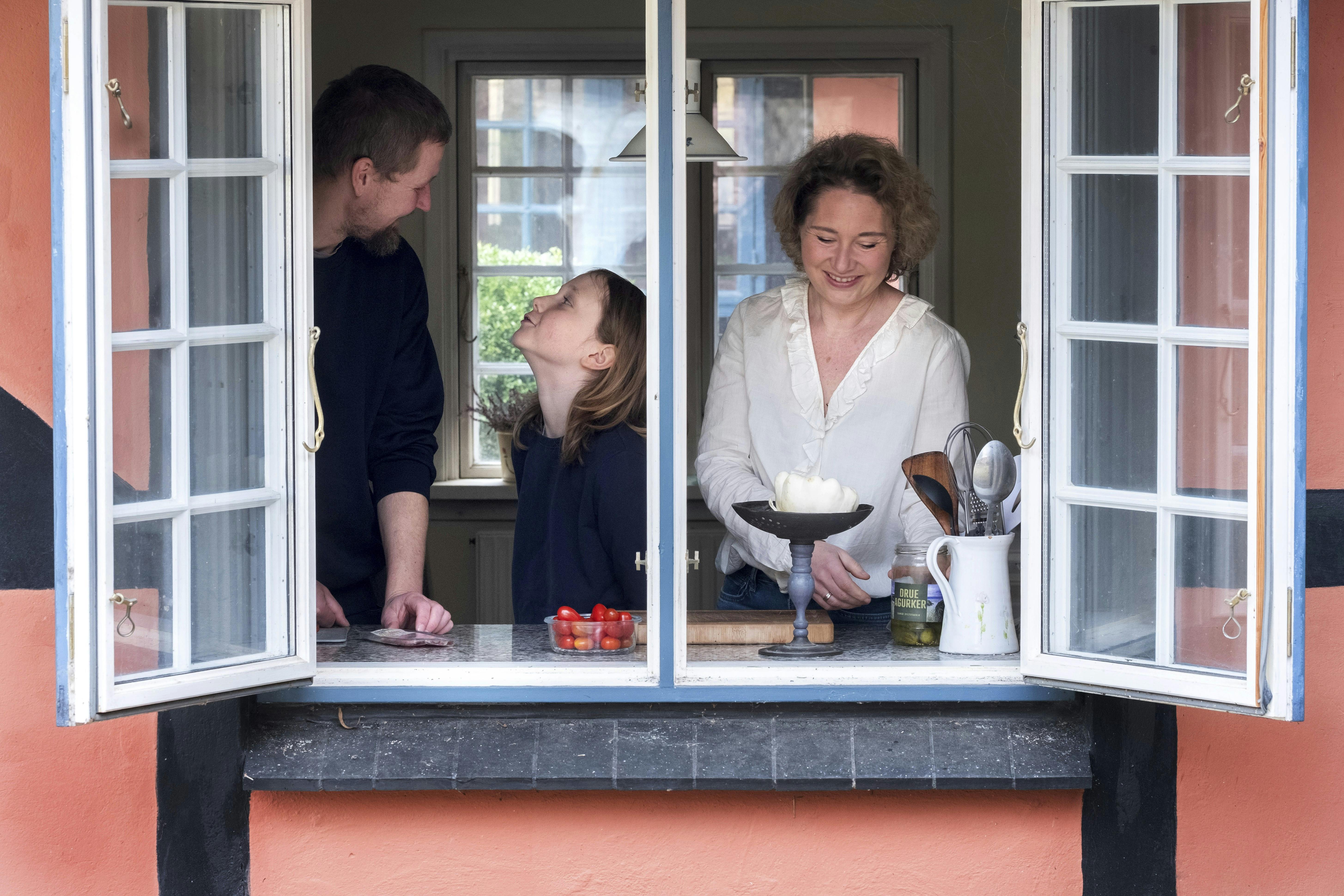 Anne og Nick valgte at hjemmepasse deres søn.