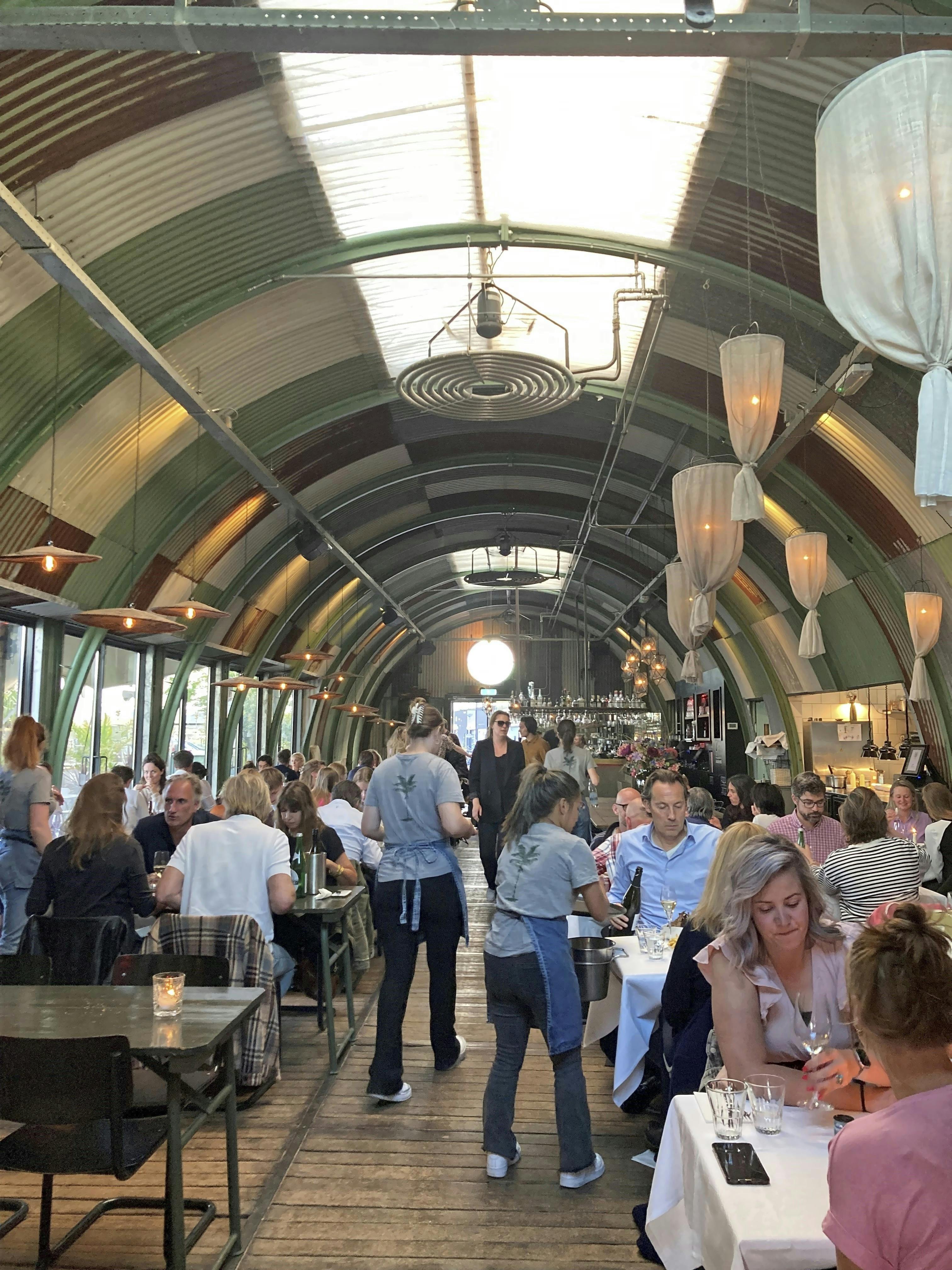 Pauser skal der til, især når selskabet består at madelskere. Her på Bakers and Roasters.