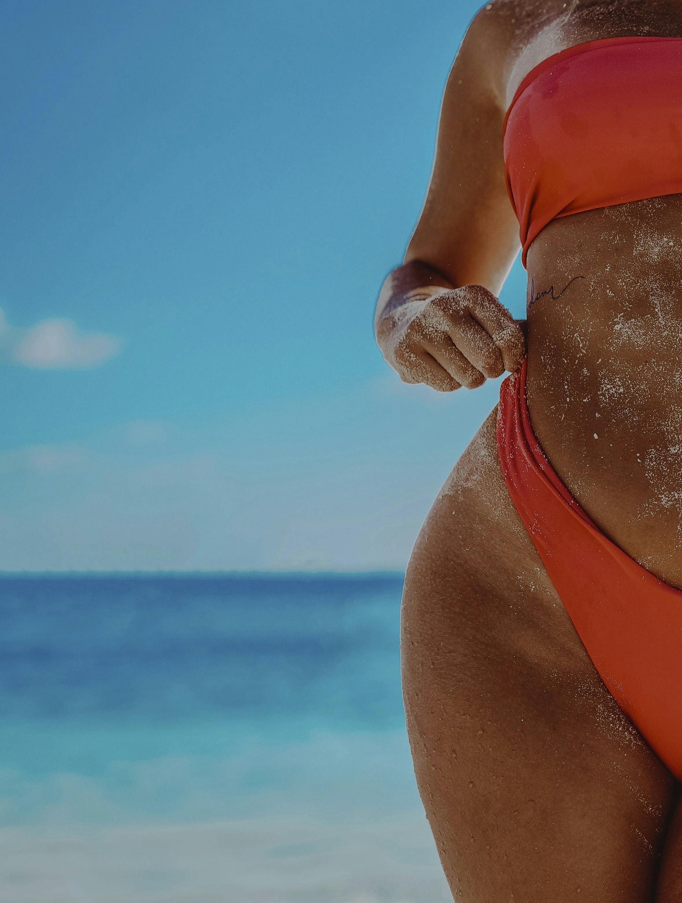 Vi skal huske at tage hensyn til vores hud i solen.