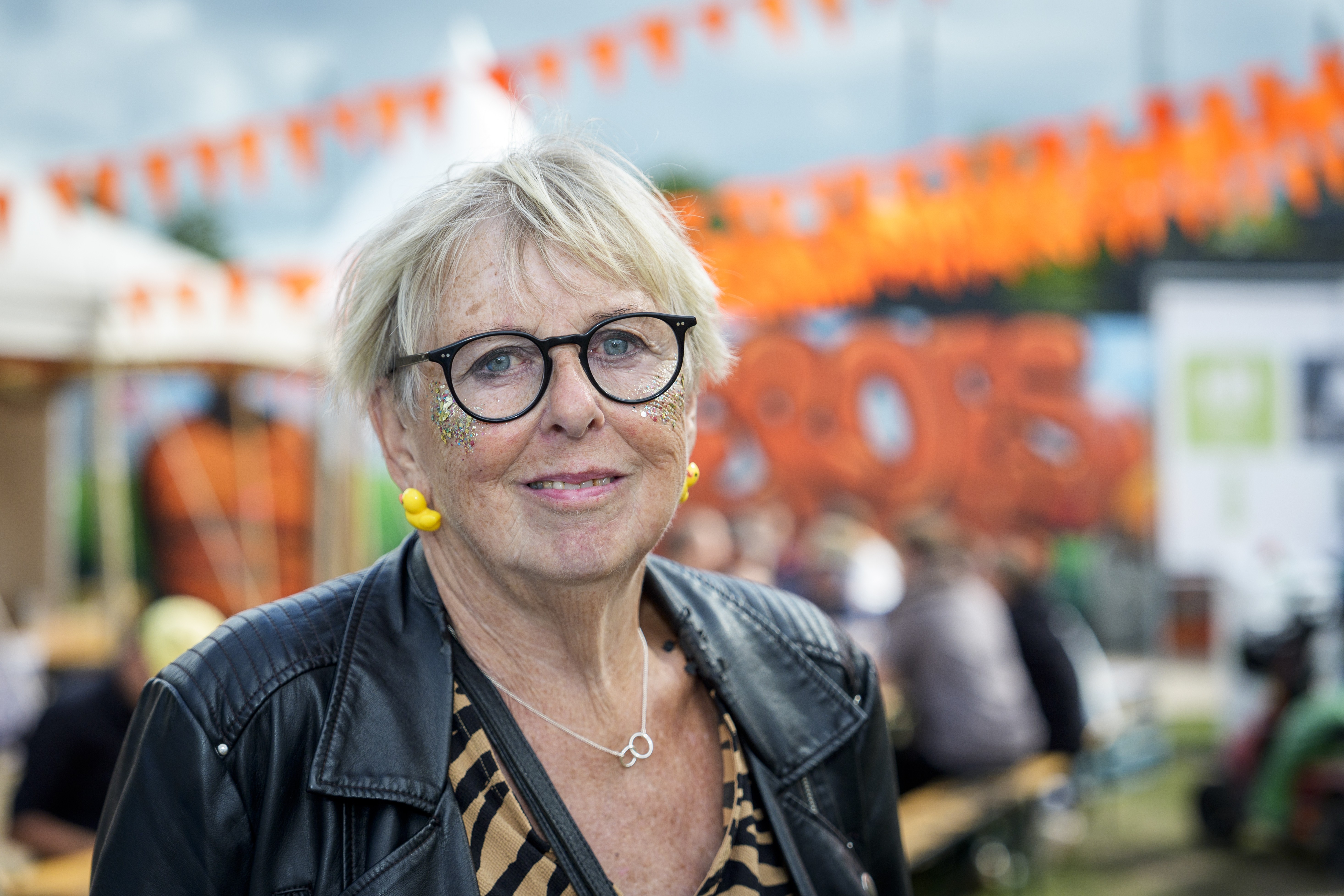 Gennem 34 år har Bodil Nielsen været frivillig på Roskilde Festival. Hun gætter på, at hun bruger omkring 300 timer om året på frivilligt arbejde for festivalen.
