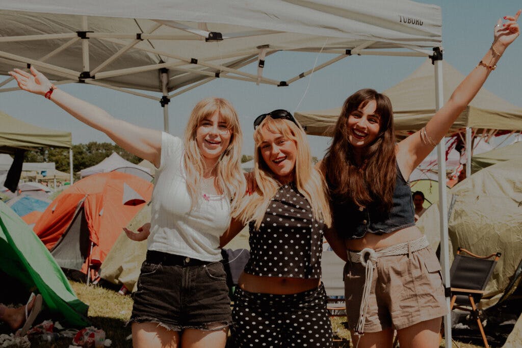 Jenna, Nancy og Chloe, 24 år, England