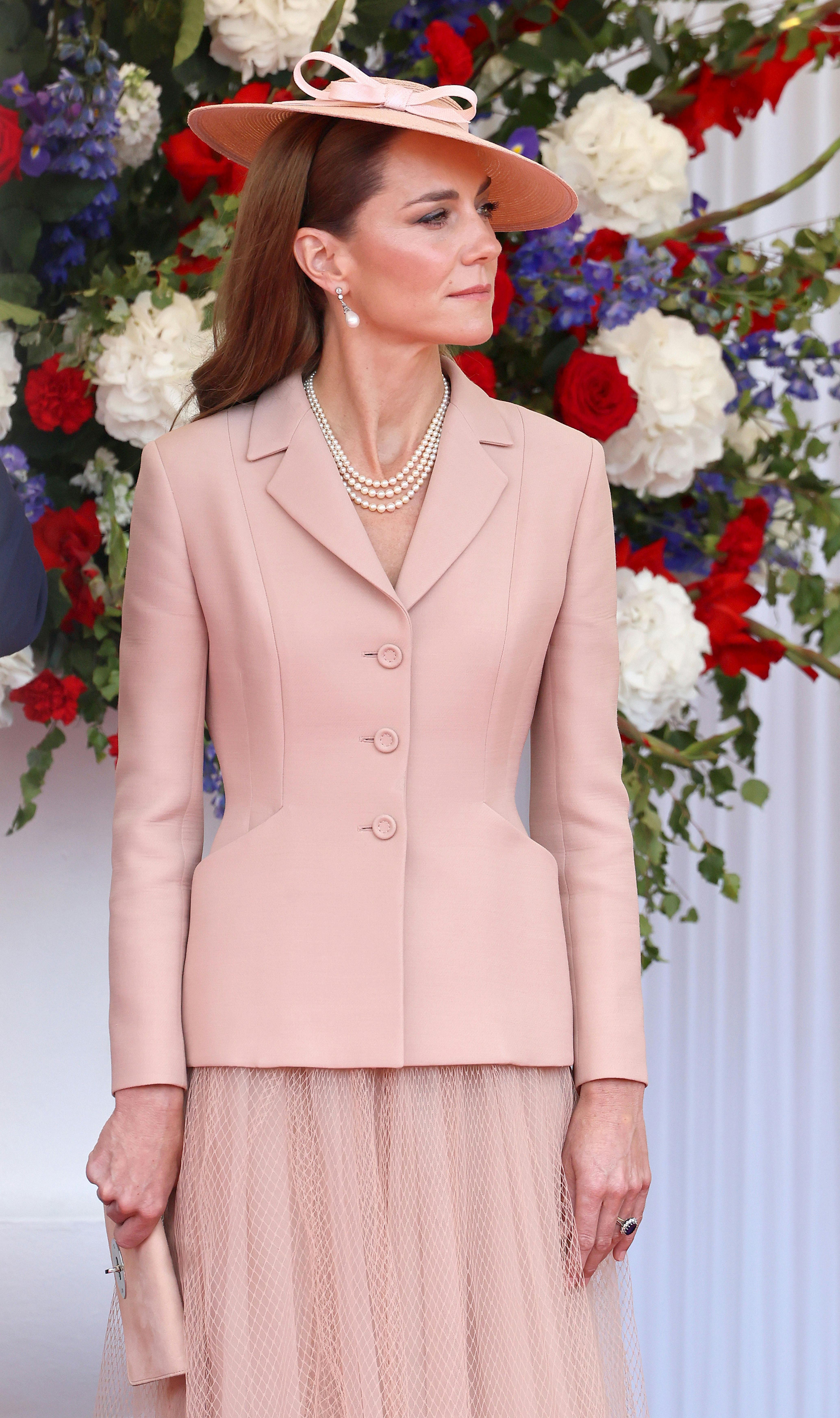 Kate Middleton ved præcis, hvordan man bærer tøj med både mening og stil.