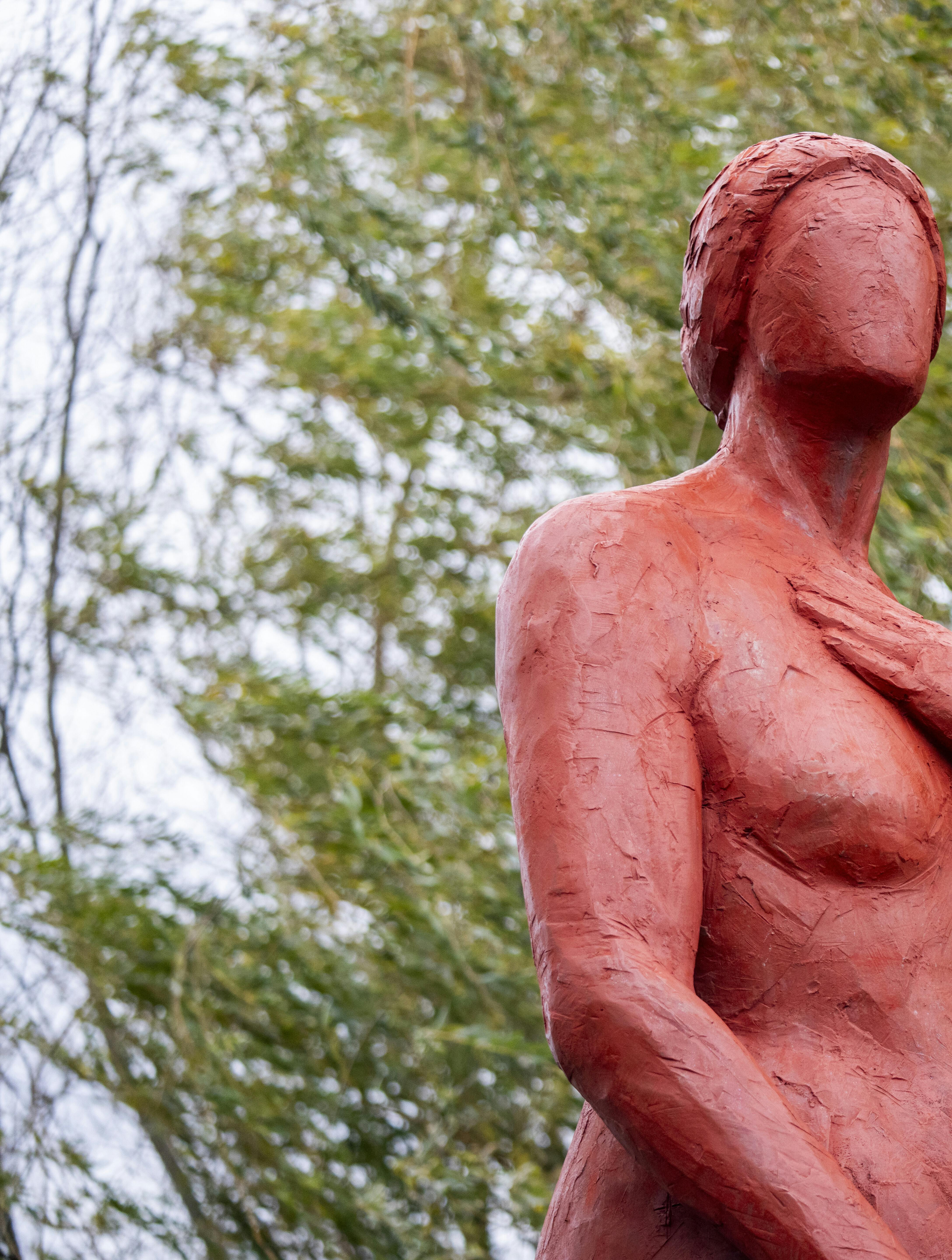 I efteråret 2024 blev grevinde Danner hyldet med et monument ved søerne i København. Statuen er skabt af billedhugger Kirsten Justesen.