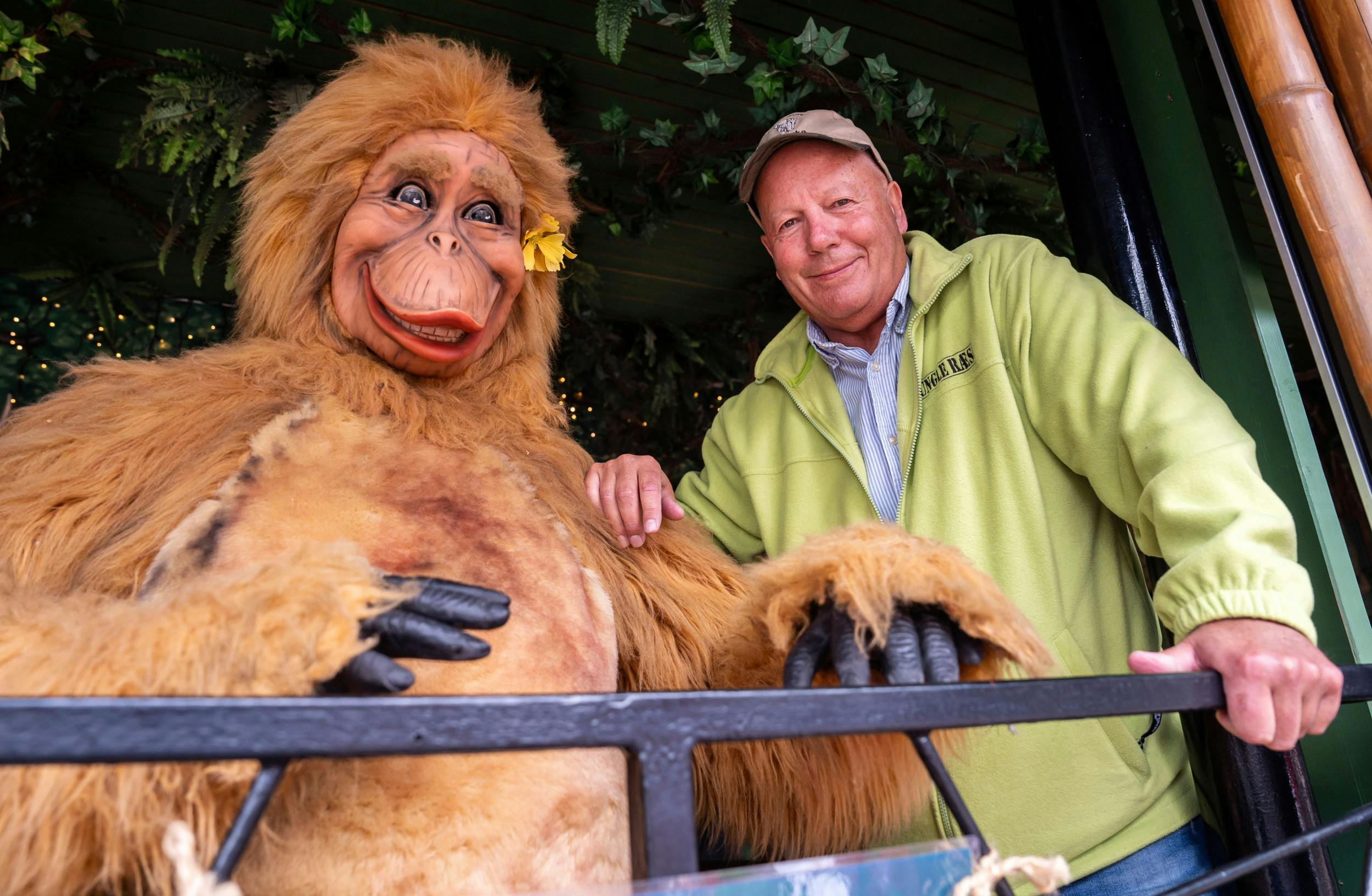 Frank har bl.a. forlystelsen ”Safari”.
