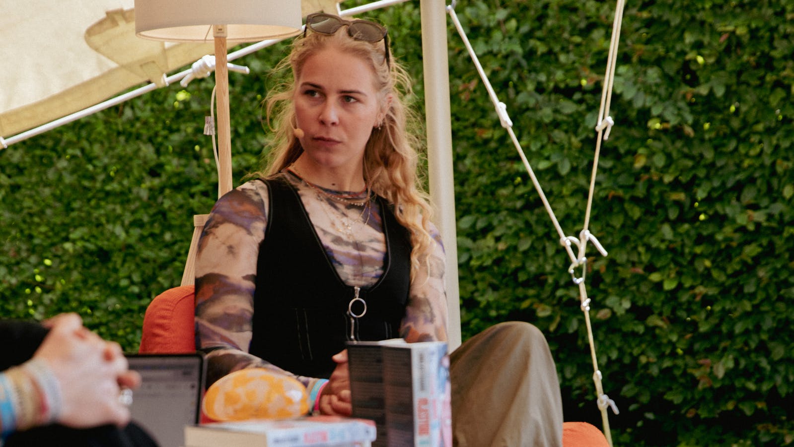Under årets Heartland Festival fortæller Emma om det, der også udgør kernen i hendes bog Viljestyrke: Kampen om Everest.