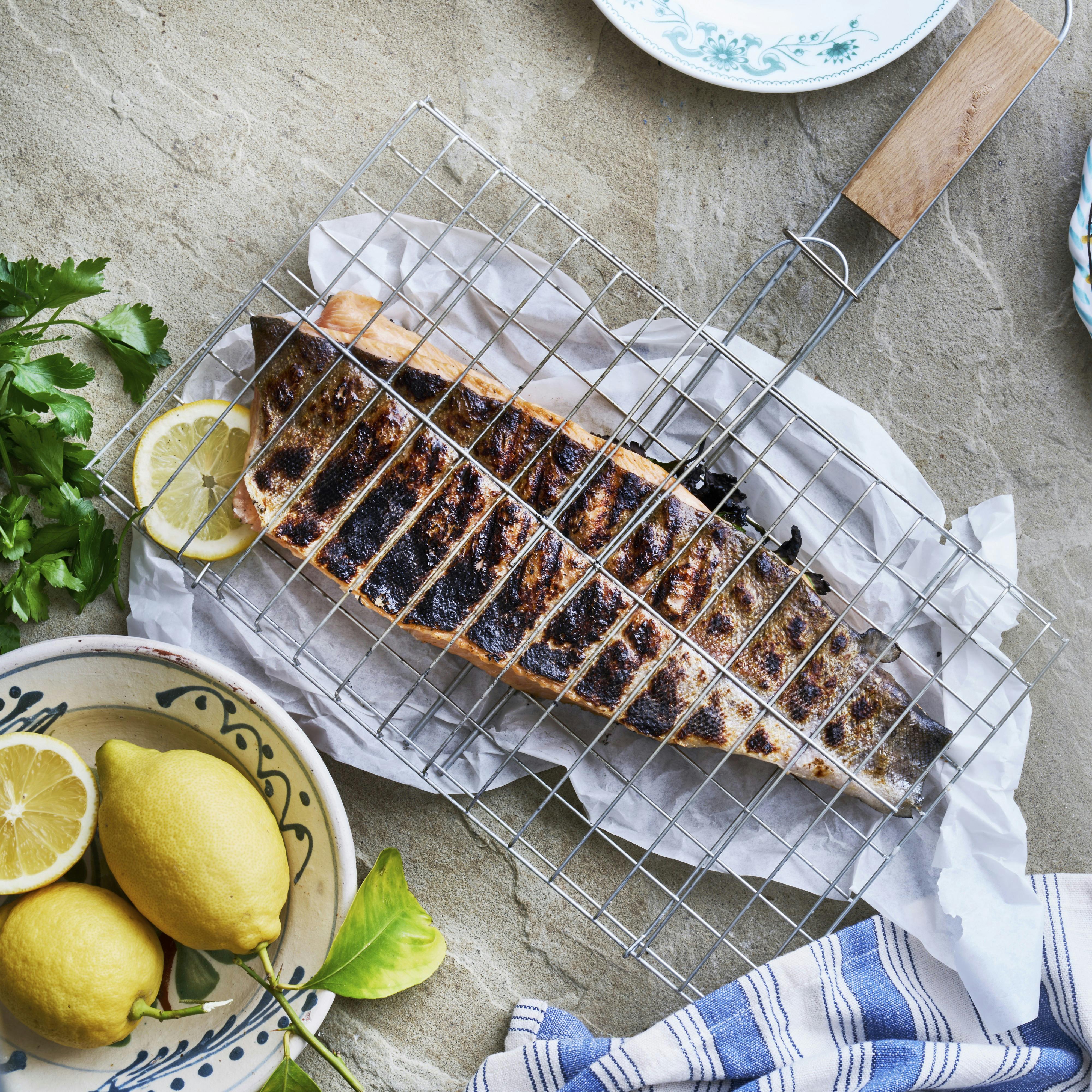 Grillet ørred med agurkecreme