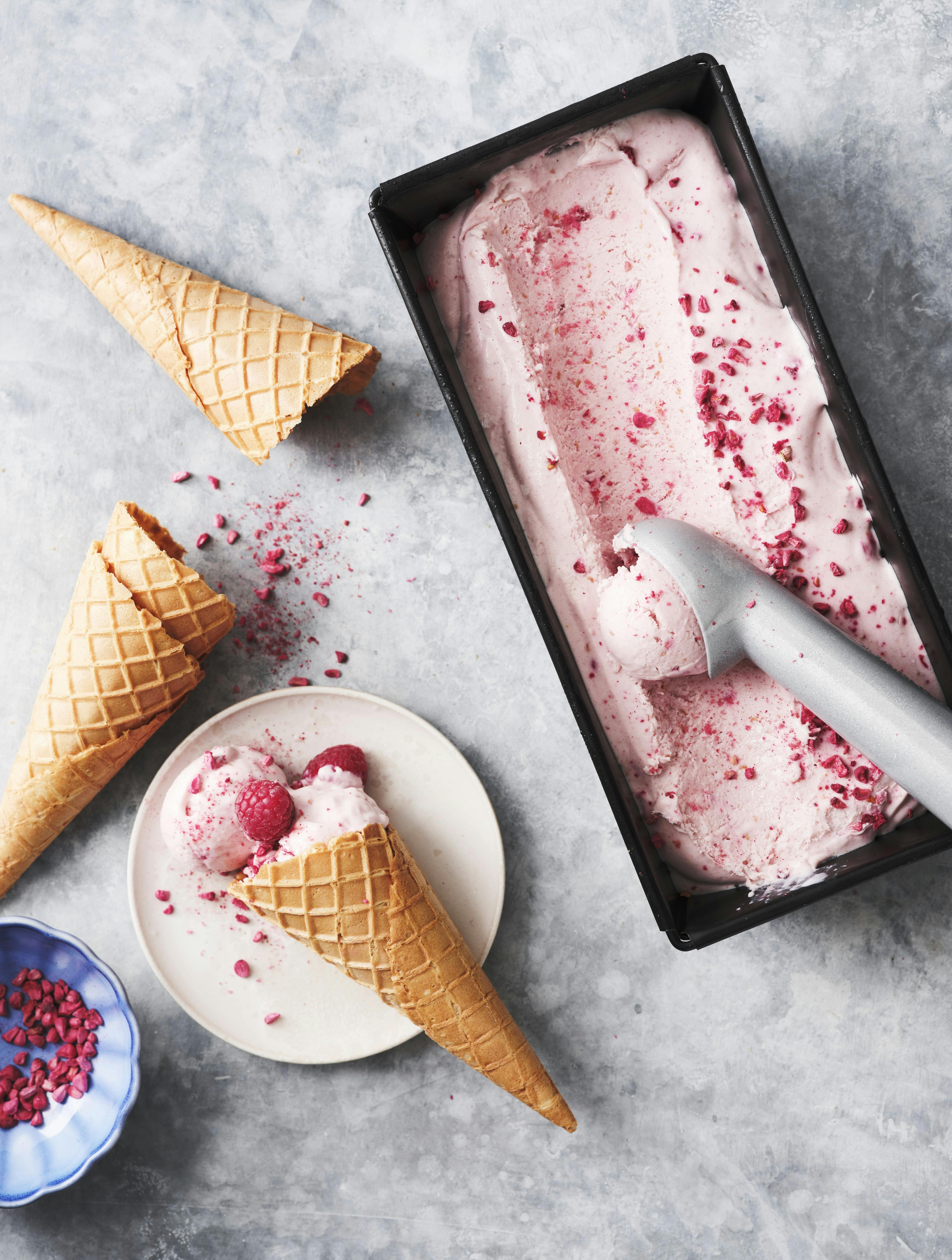 Hindbæris på kondenseret mælk