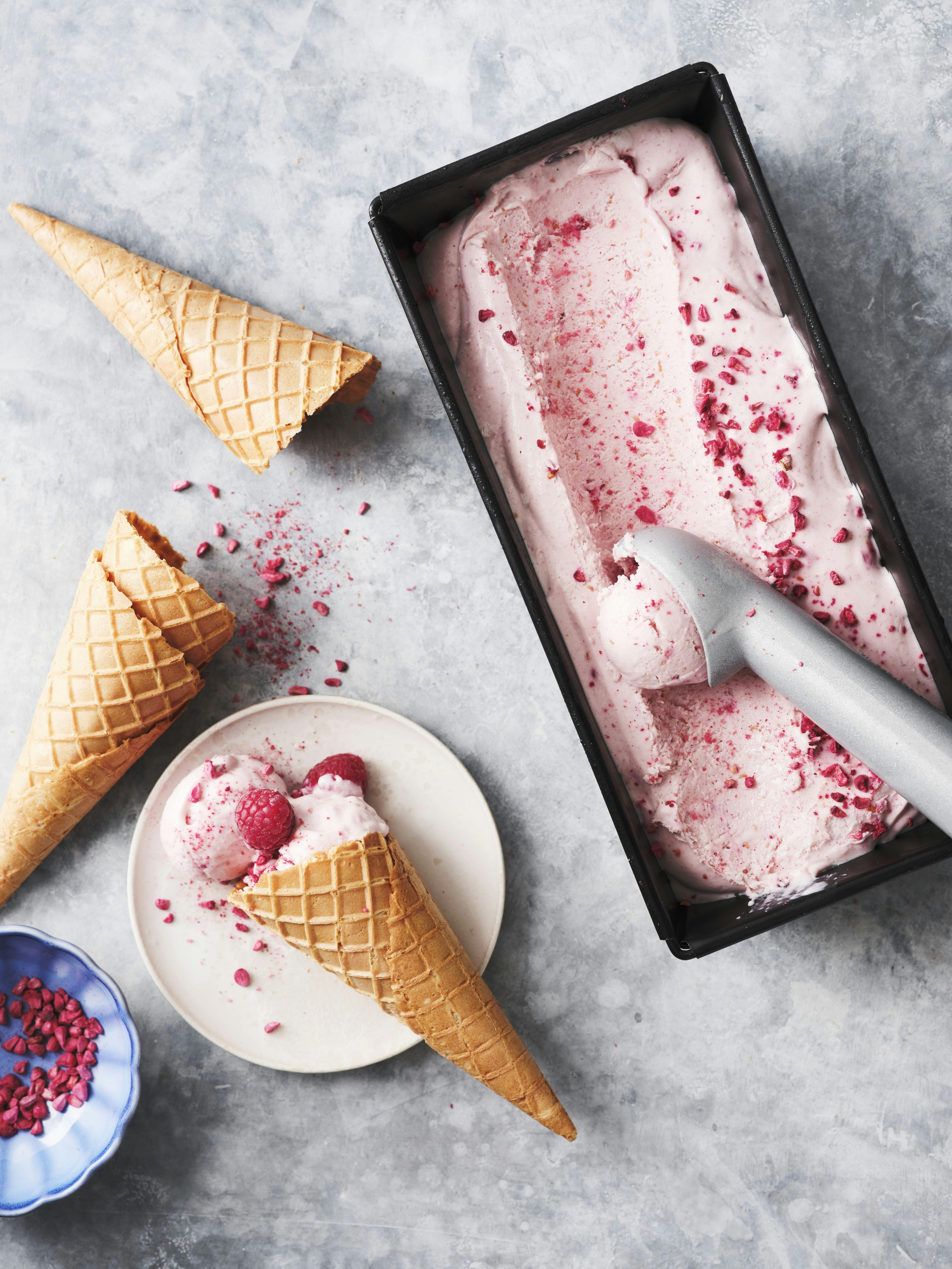 Hindbæris på kondenseret mælk