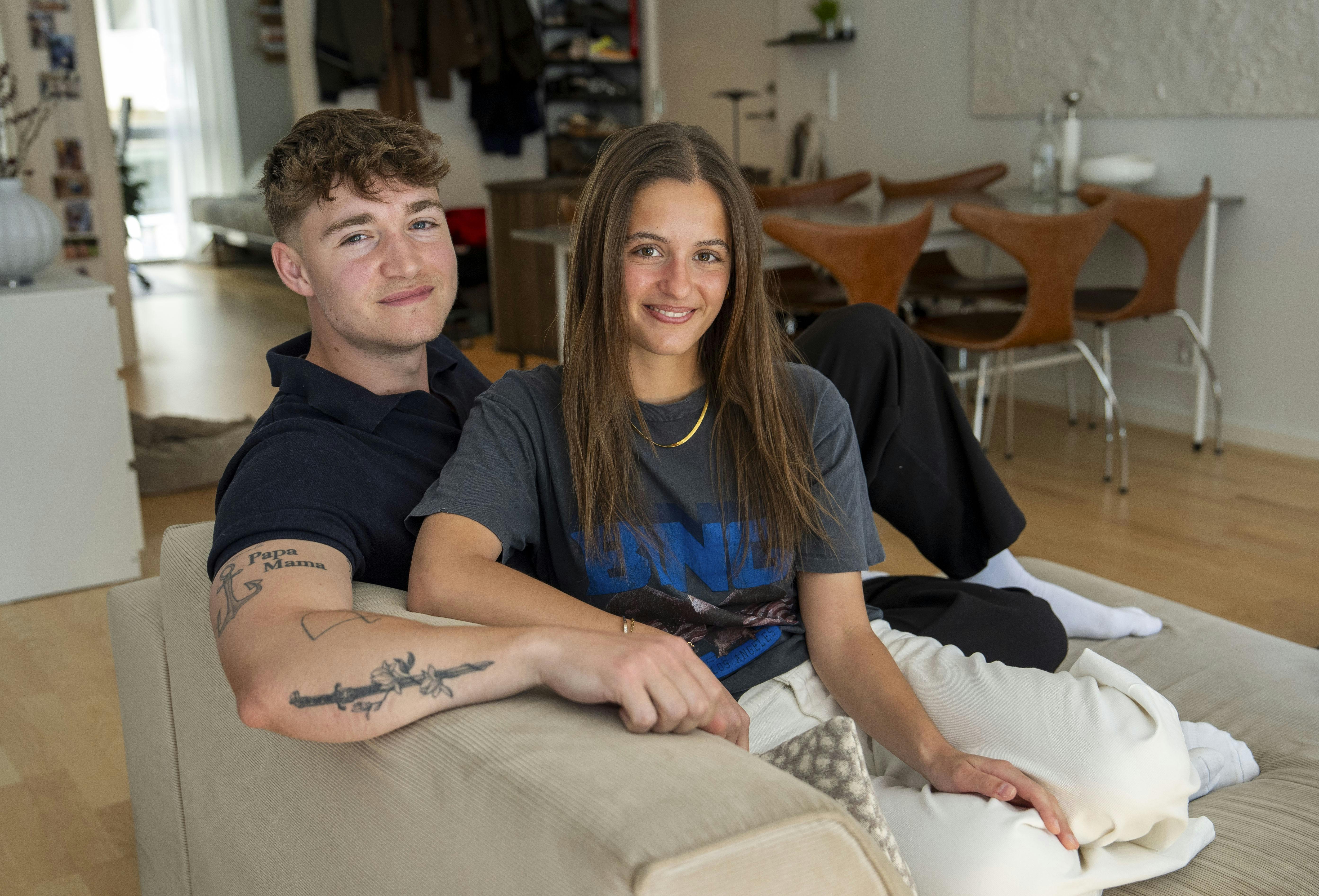 Sophia og kæresten Gregers bor sammen i deres fælles lejlighed i Aarhus.