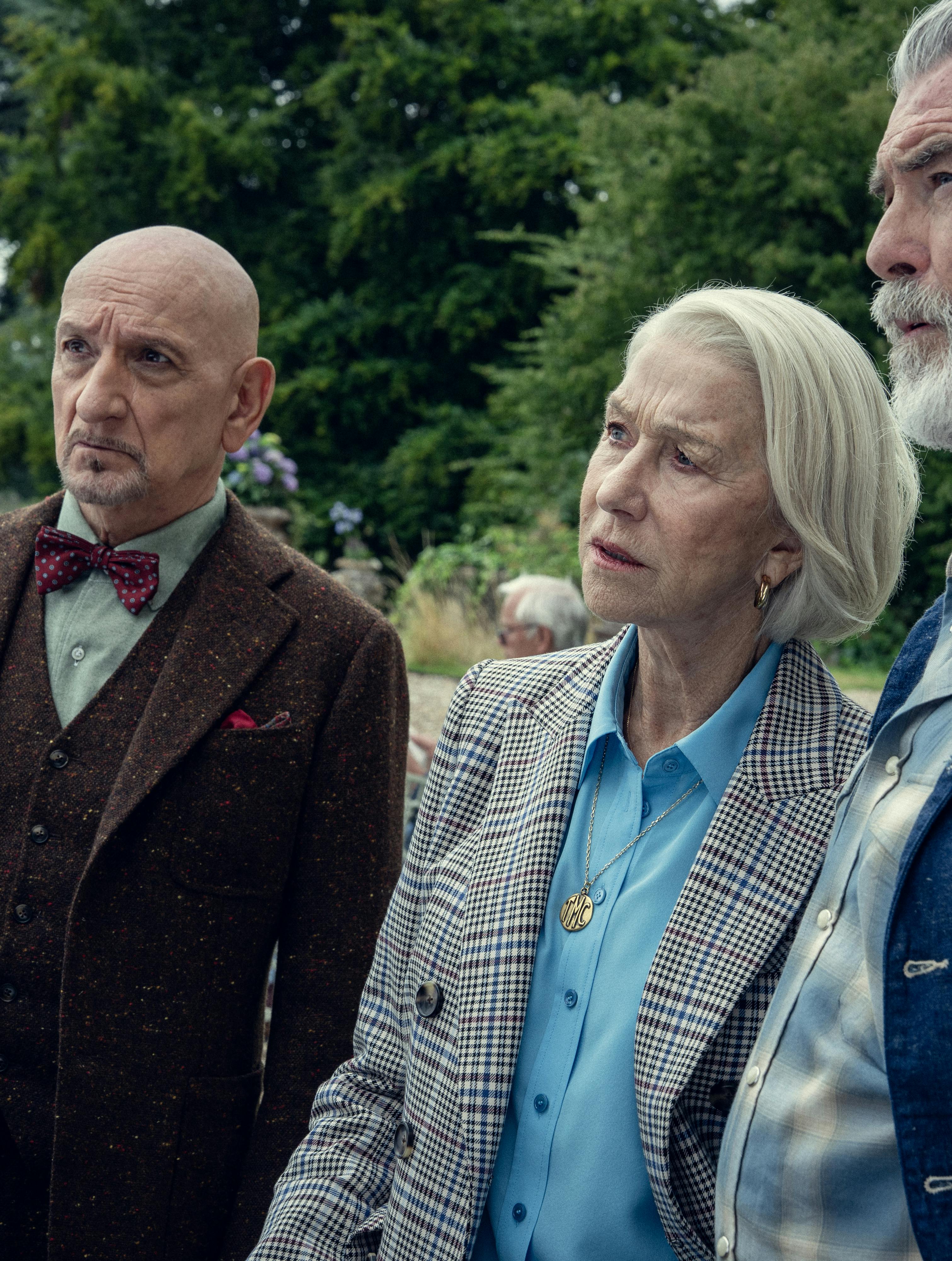 Celia Imrie, Sir Ben Kingsley, Helen Mirren og Pierce Brosnan i 'Torsdagsmordklubben'.