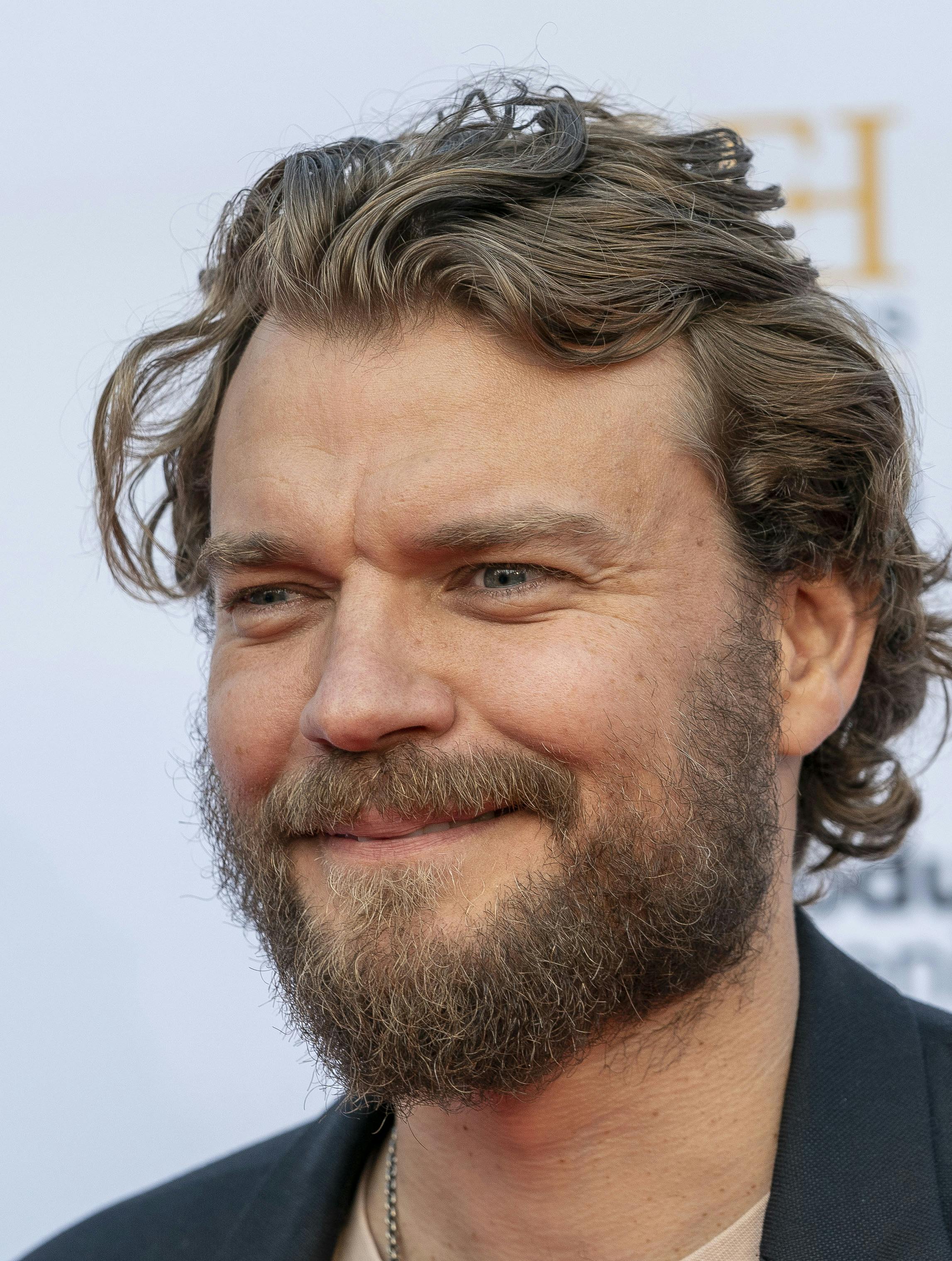 Nu skal Pilou Asbæk være med i en ny stor international film.