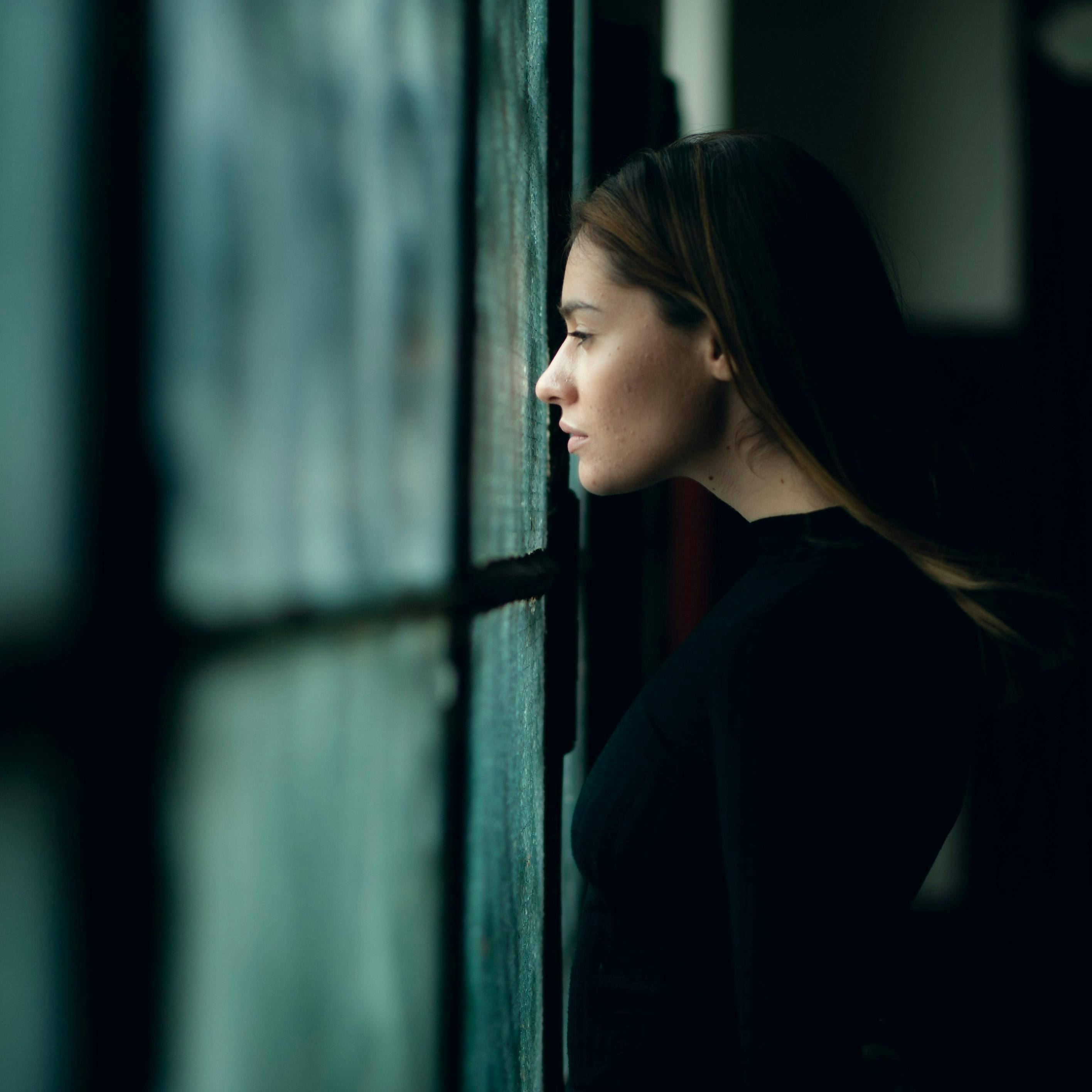 Kroppen er vigtig, fordi følelser viser sig som kropslige sansninger – vi mærker for eksempel en klump i halsen, når vi er kede af det, eller uro i maven, når vi er bange.