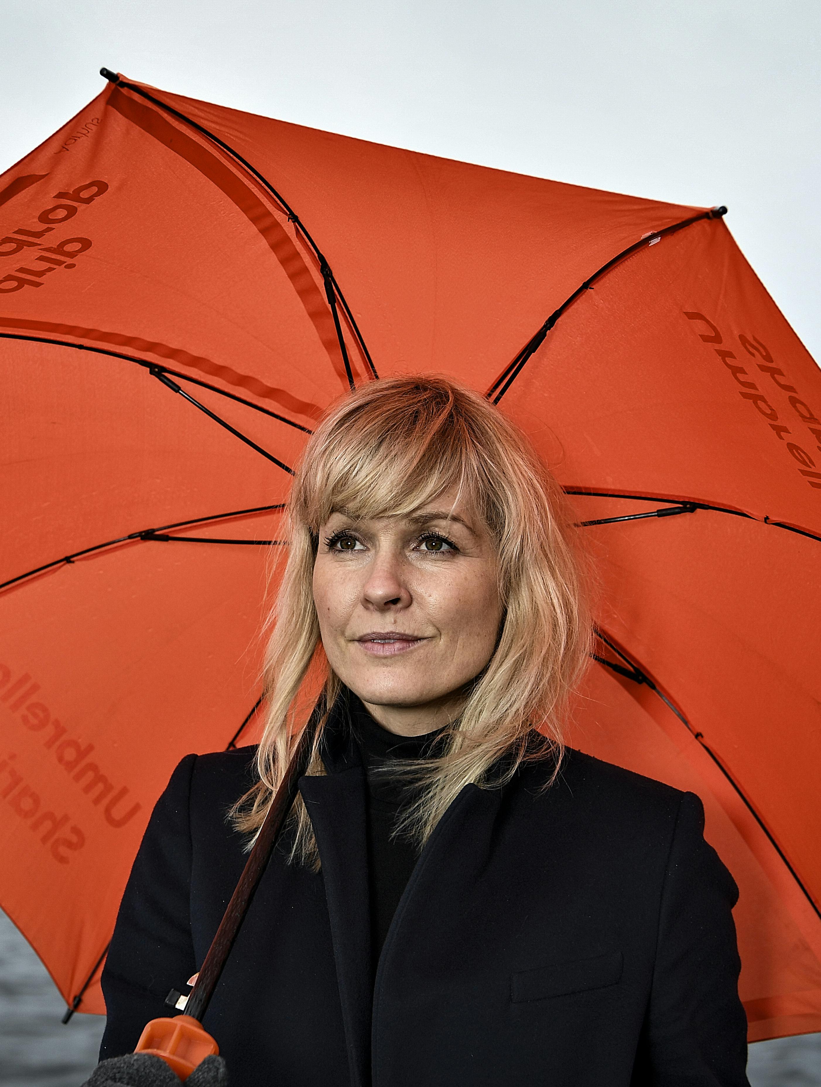 (ARKIV) Sanger Signe Svendsen ved Nørresø i Viborg torsdag 9 januar 2020. Sanger, sangskriver Signe Svendsen fylder 50 år onsdag den 16. oktober 2024.. (Foto: Ernst van Norde/Ritzau Scanpix)