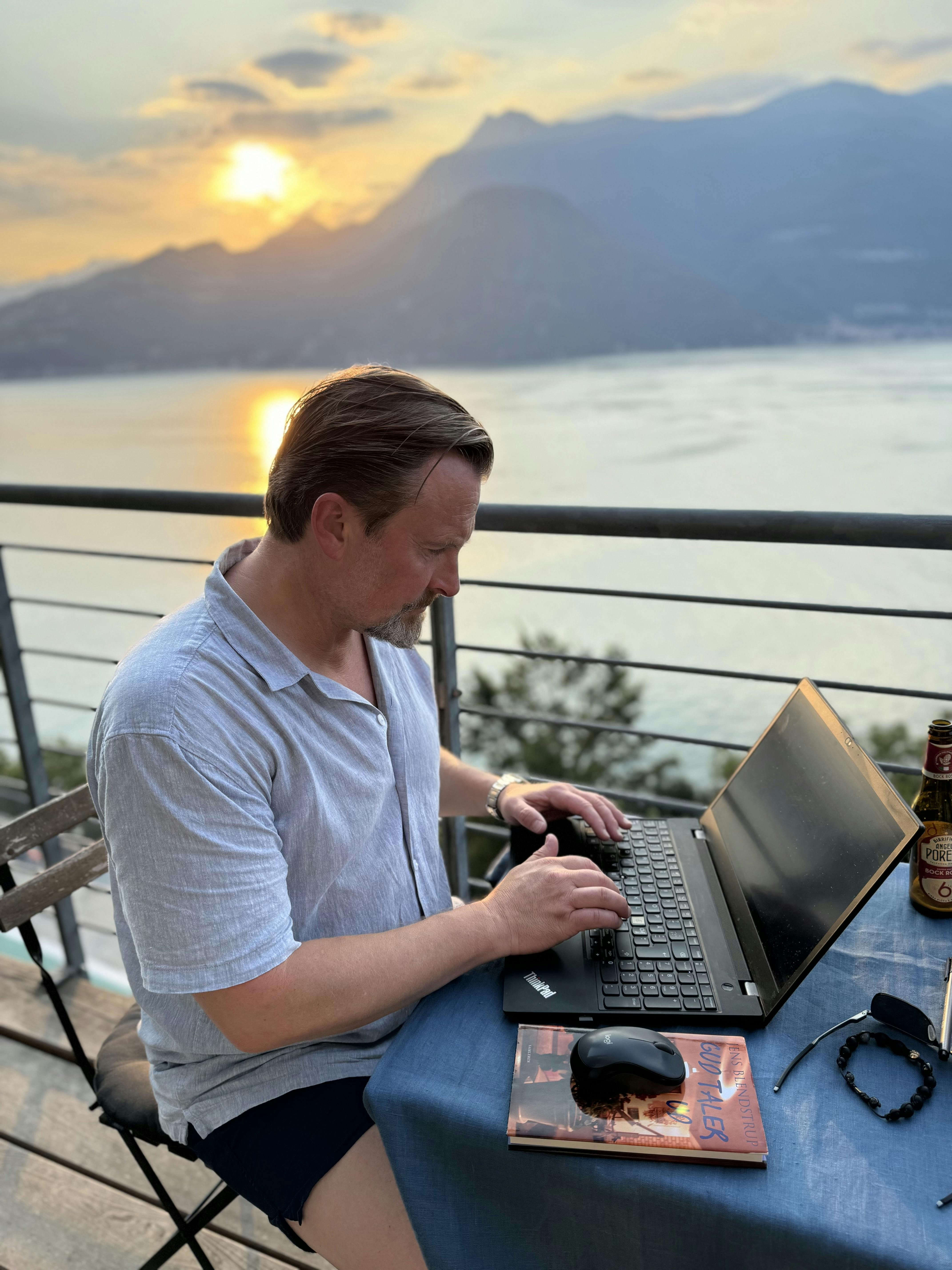 https://imgix.femina.dk/2025-08-01/COMO-foto-fra-Walther.jpg
