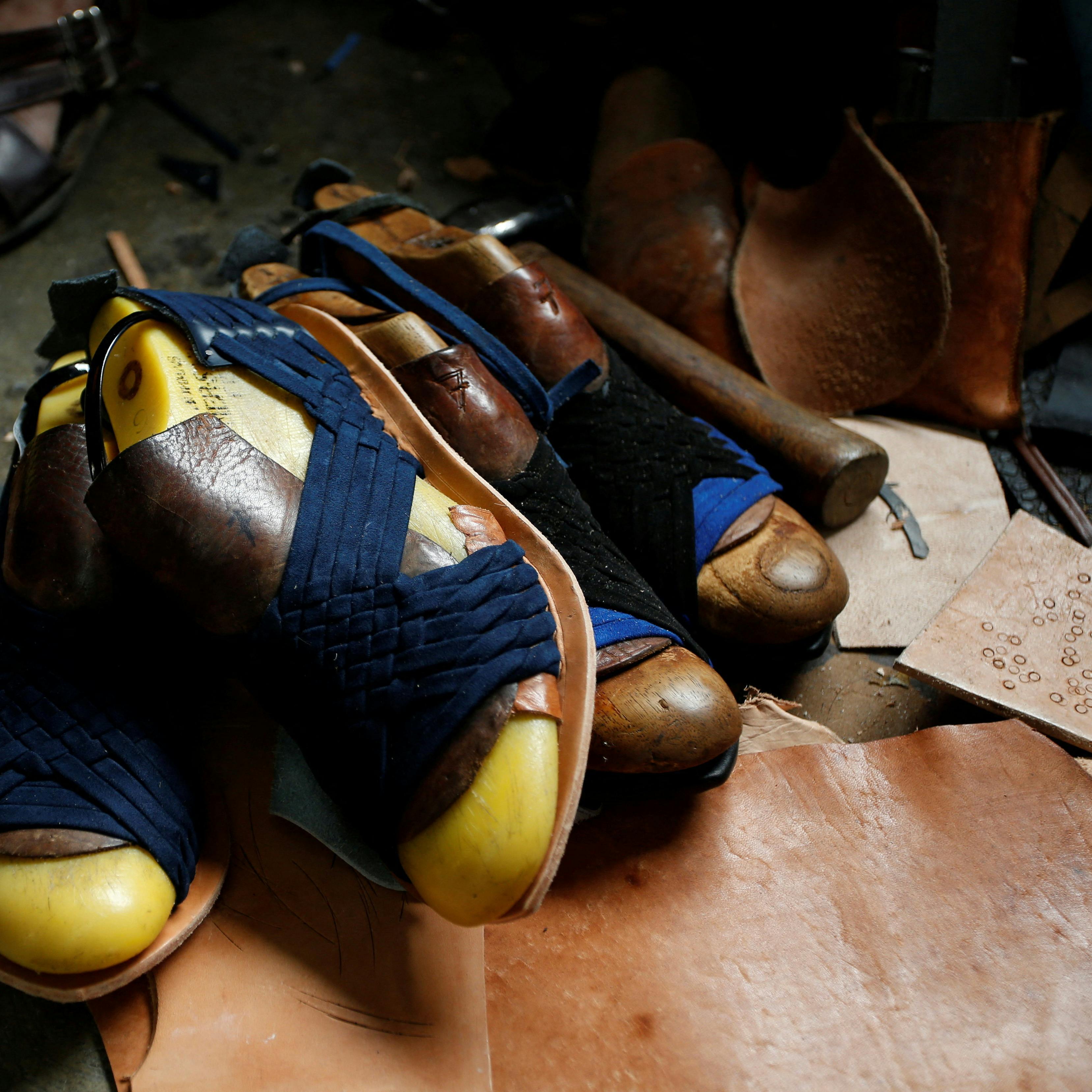 Shoe lasts and materials for traditional Indigenous sandals are pictured in a workshop in Villa Hidalgo Yalalag, while the Mexican government stepped in on Friday to mediate a dispute between Indigenous artisans from Oaxaca and Adidas over cultural appropriation claims involving the "Oaxaca Slip On" shoe, designed by Willy Chavarria, in Villa Hidalgo Yalalag, Oaxaca, Mexico, August 9, 2025. REUTERS/Jorge Luis Plata