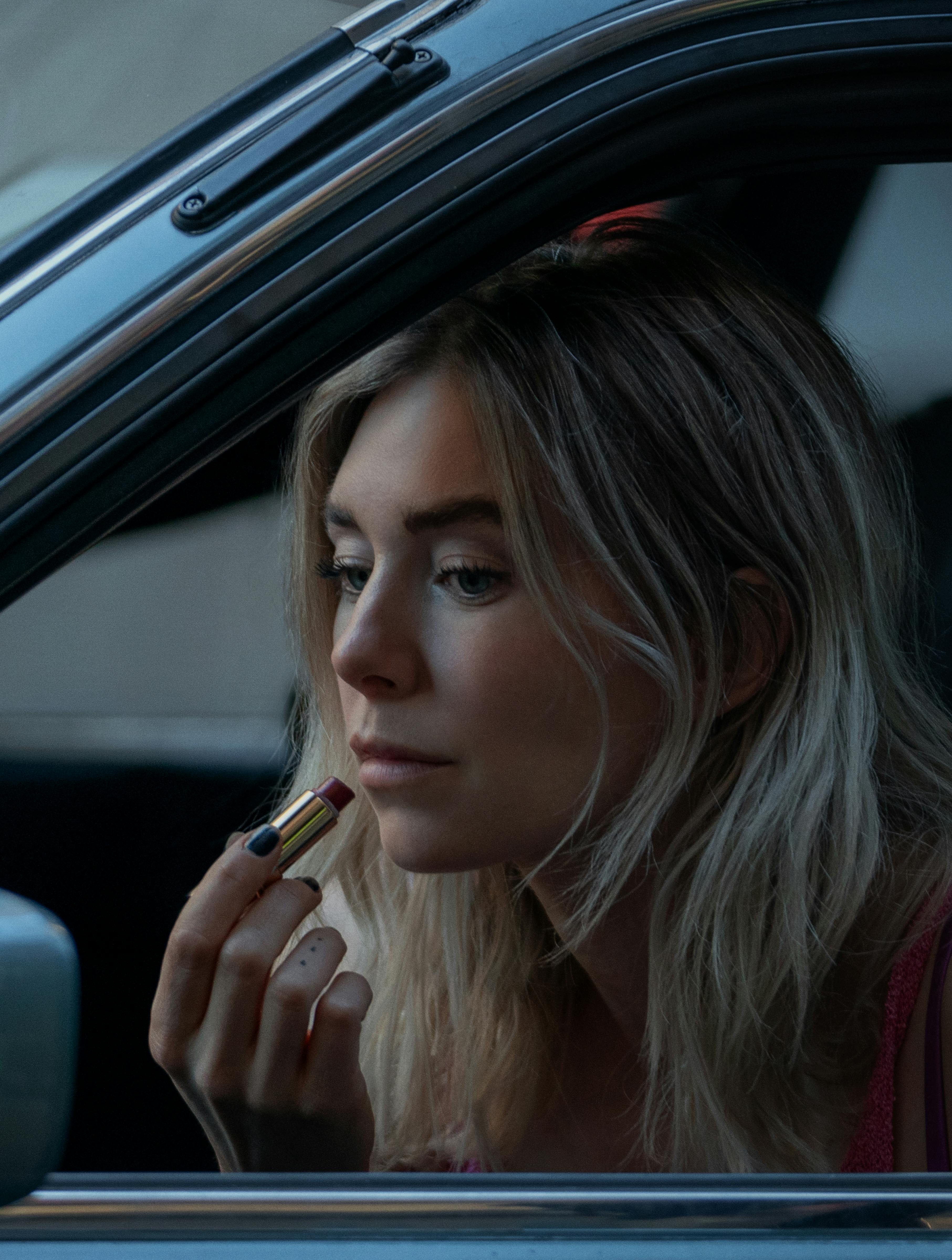 Night Always Comes. Vanessa Kirby as Lynette in Night Always Comes. Cr. Allyson Riggs/Netflix © 2025