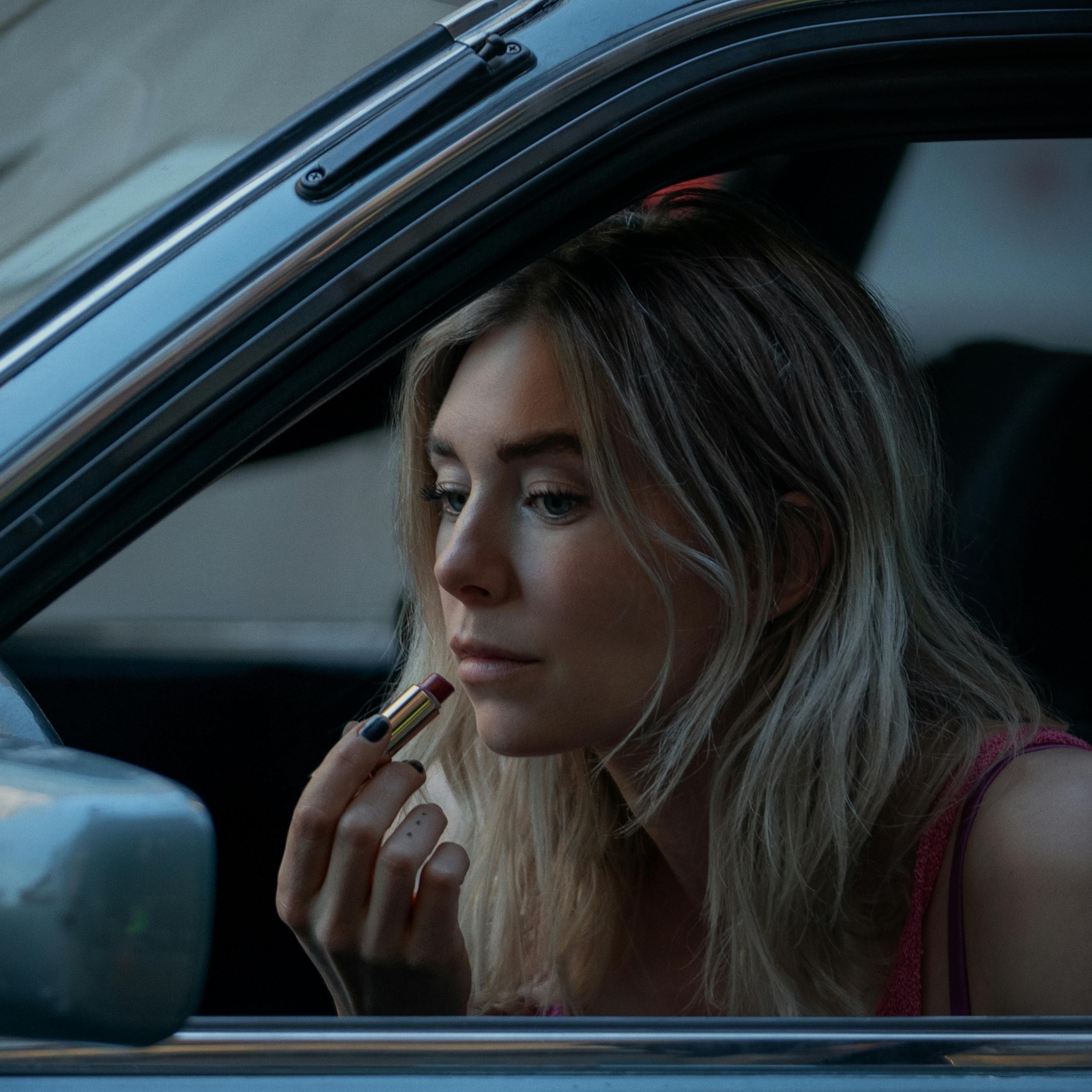Night Always Comes. Vanessa Kirby as Lynette in Night Always Comes. Cr. Allyson Riggs/Netflix © 2025