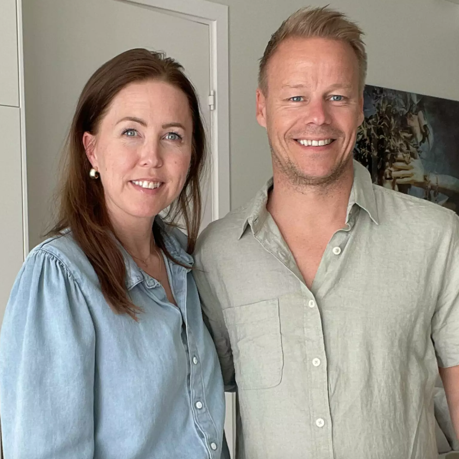 Caroline og Lars solgte det drømmehus, de havde renoveret sammen. De købte hver deres bolig, og i perioder gik der uger, uden at de havde kontakt. I dag er de igen kærester og bor sammen.