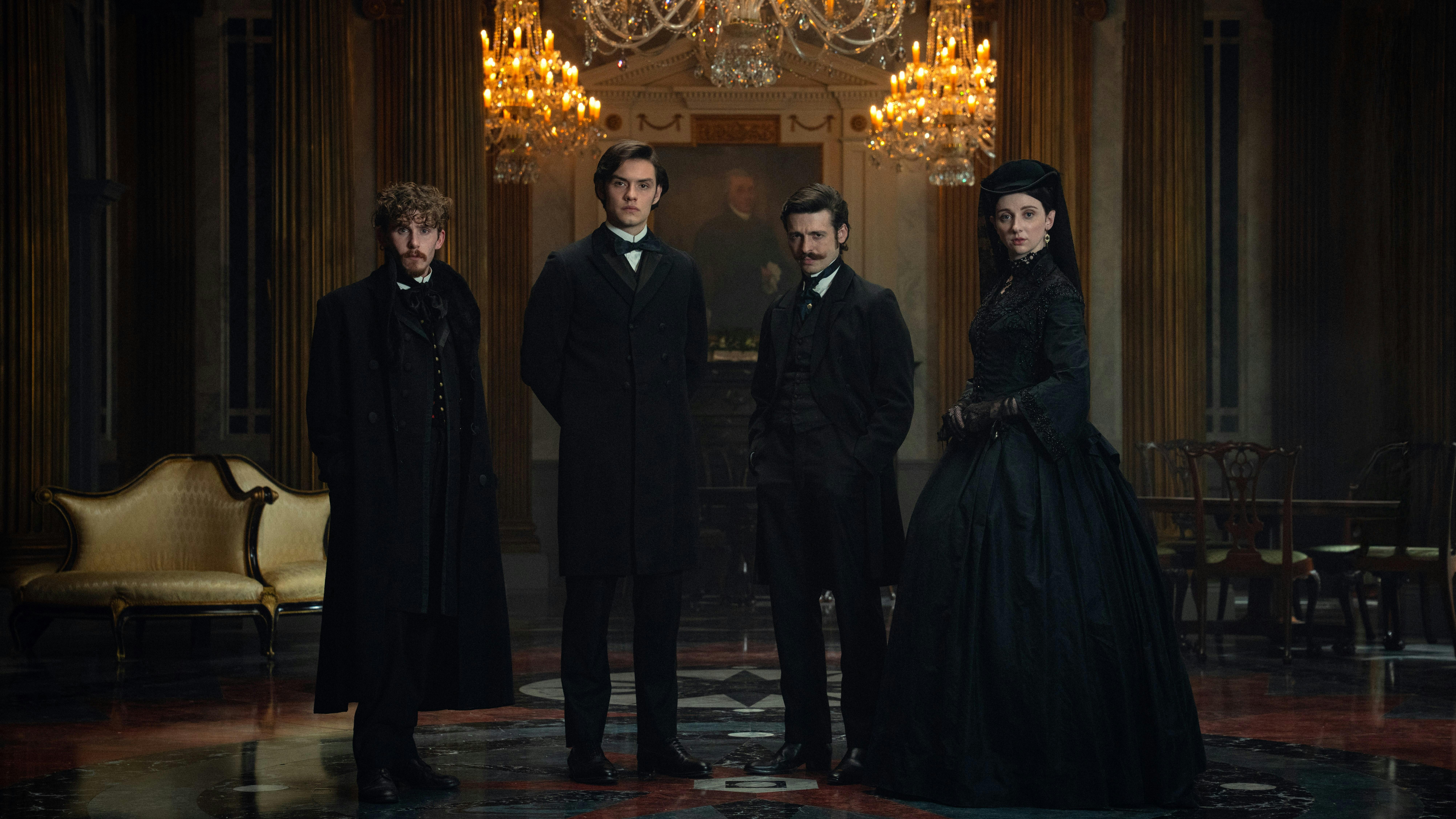 Fionn O'Shea, Louis Partridge, Anthony Boyle og Emily Fain i 'House of Guinness'