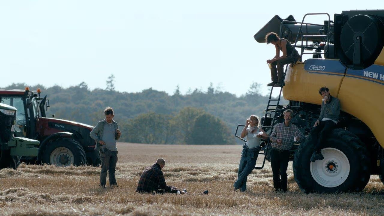 Elliott Crosset Hove (Erik), Joachim Fjelstrup (Jens), Charlotte Fich (Karin), Katrine Greis-Rosenthal (Astrid), Lars Brygmann (Gorm) og Simon Bennebjerg (Thomas) i 'Høst'