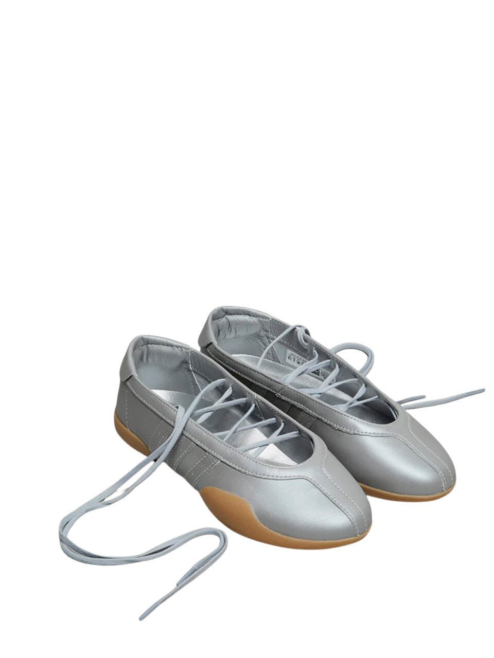 Sneakers: Adidas by Stella McCartney