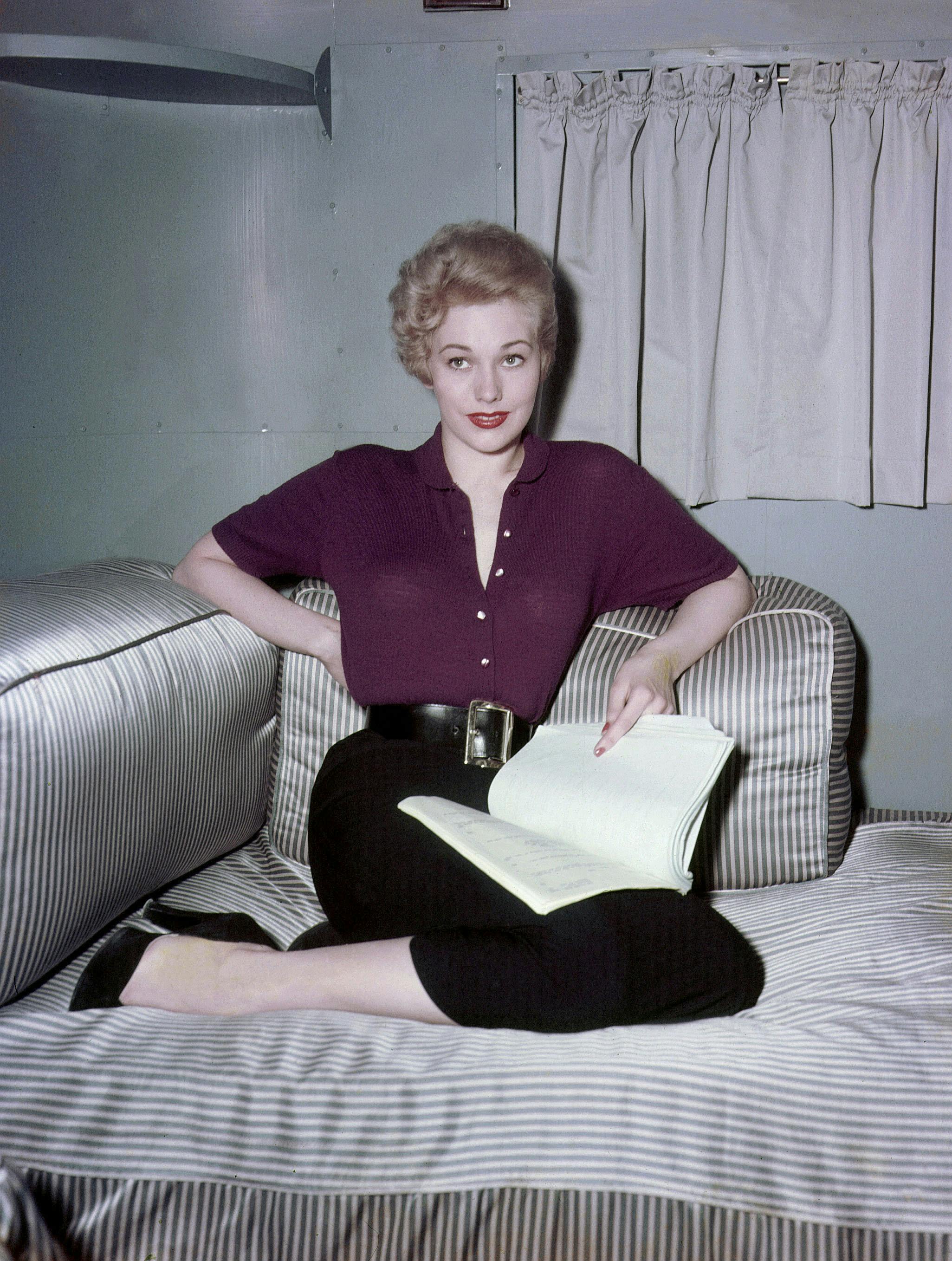 Editorial use only. No book cover usage.Mandatory Credit: Photo by Van Pelt/Columbia/Kobal/REX (5877506b)Kim NovakKim Novak - 1956ColumbiaOn/Off Set
