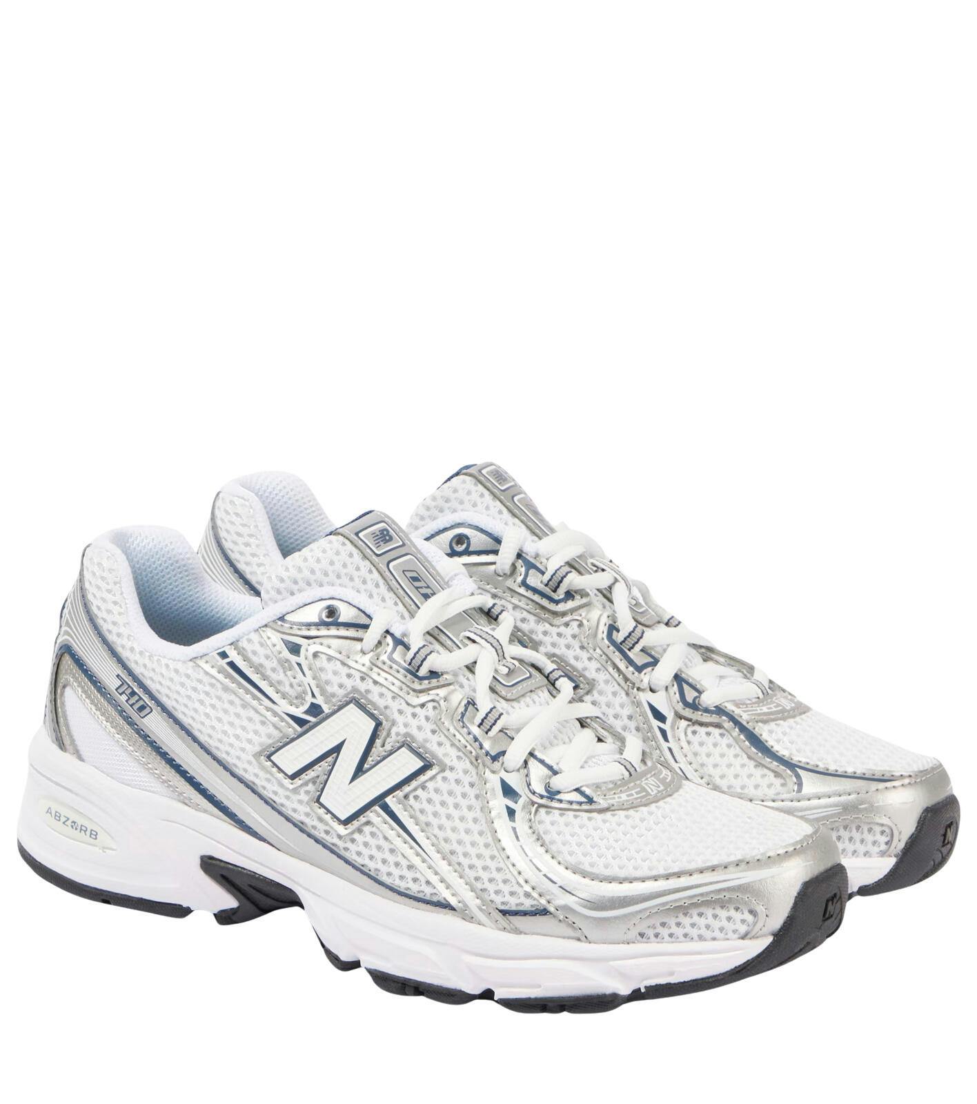 Sneakers: New Balance
