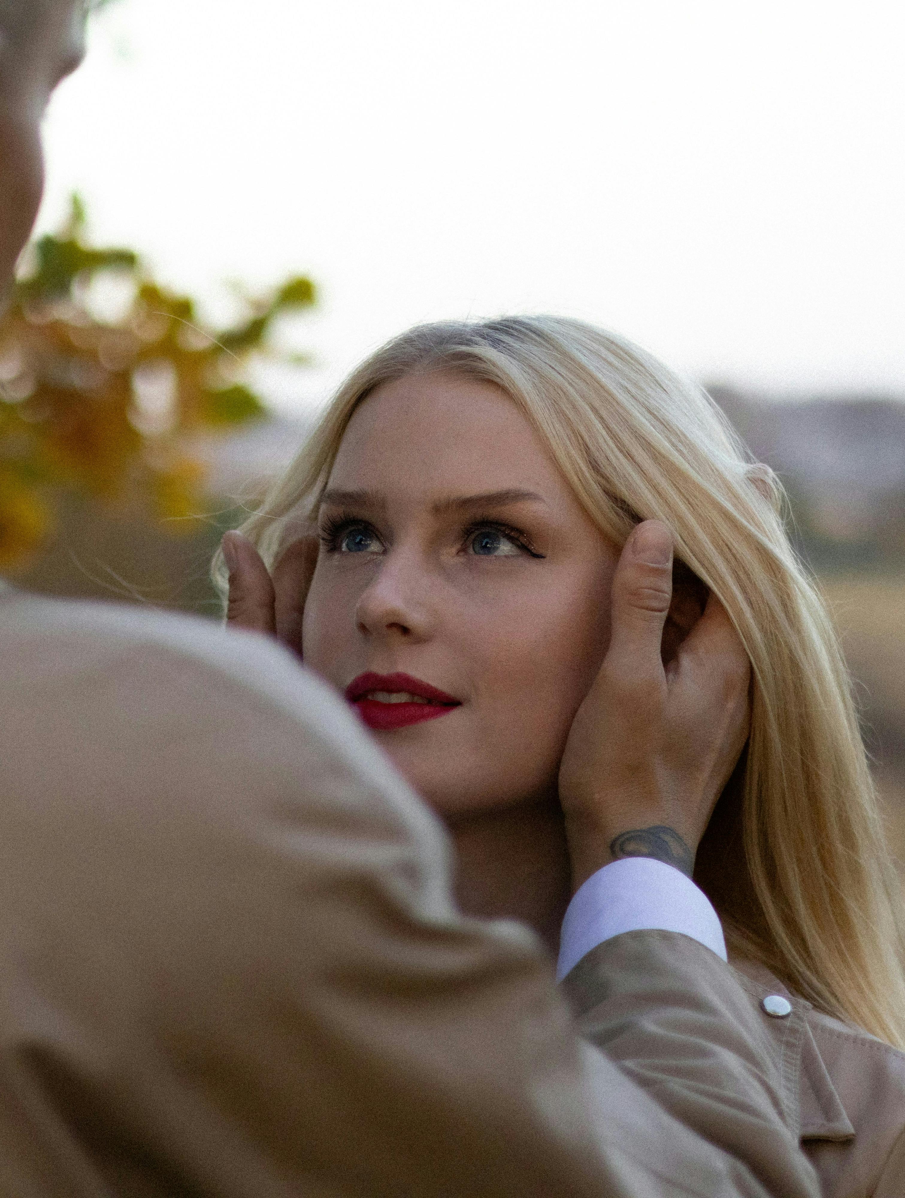 – Vi bliver nemt fanget i tanker om, hvordan livet og forholdet bør være, og sætter regler for, hvordan kærligheden skal føles, siger psykolog Maria Farm.