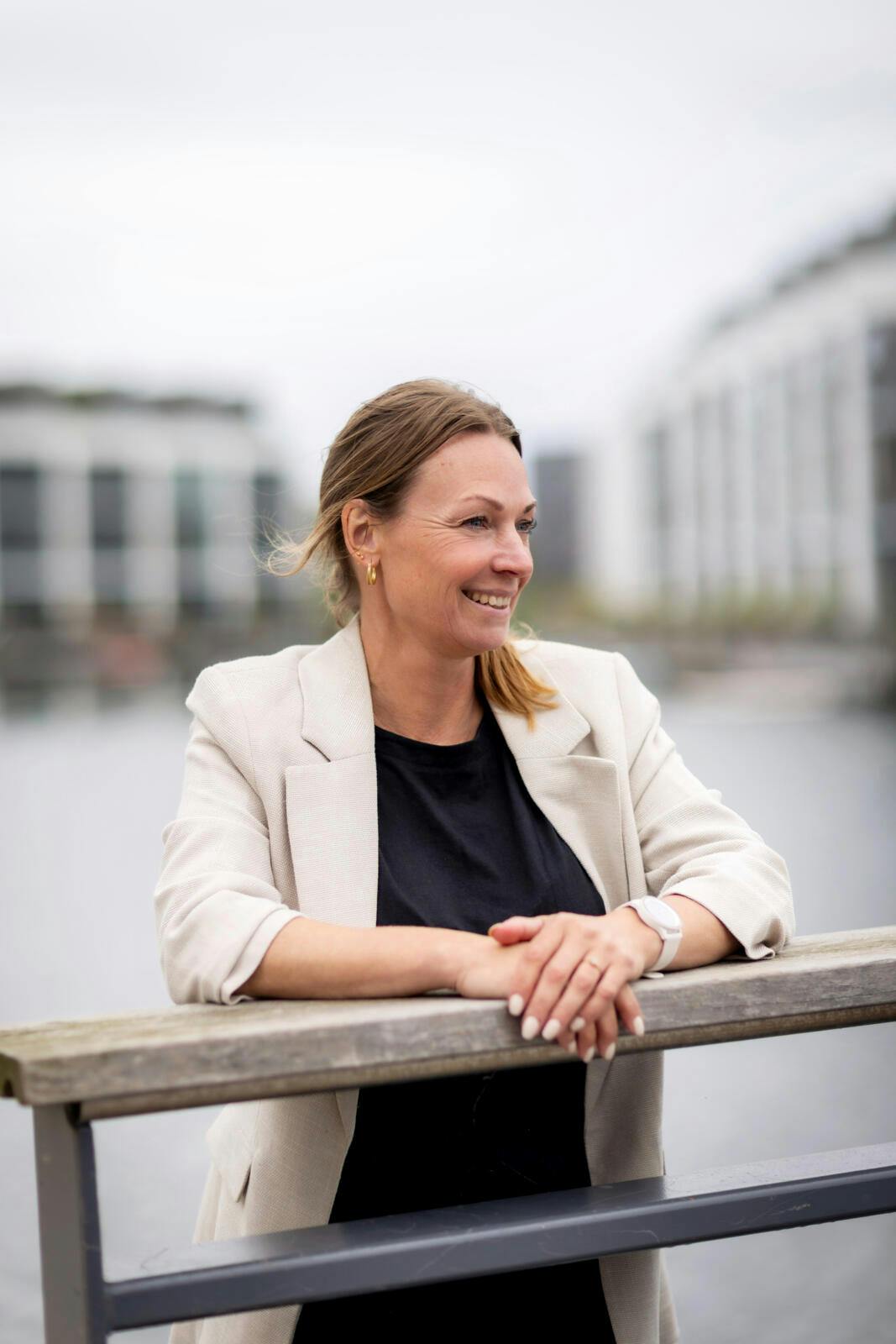 ”Jeg vil gerne vise mine børn, hvordan vi kan gøre en forskel for andre” Line hjælper tidligere hjemløse med at indrette boliger. Varme og en overvældende taknemmelighed møder Line Ekdahl Ørnbo, når hun hjælper med at indrette boliger til tid