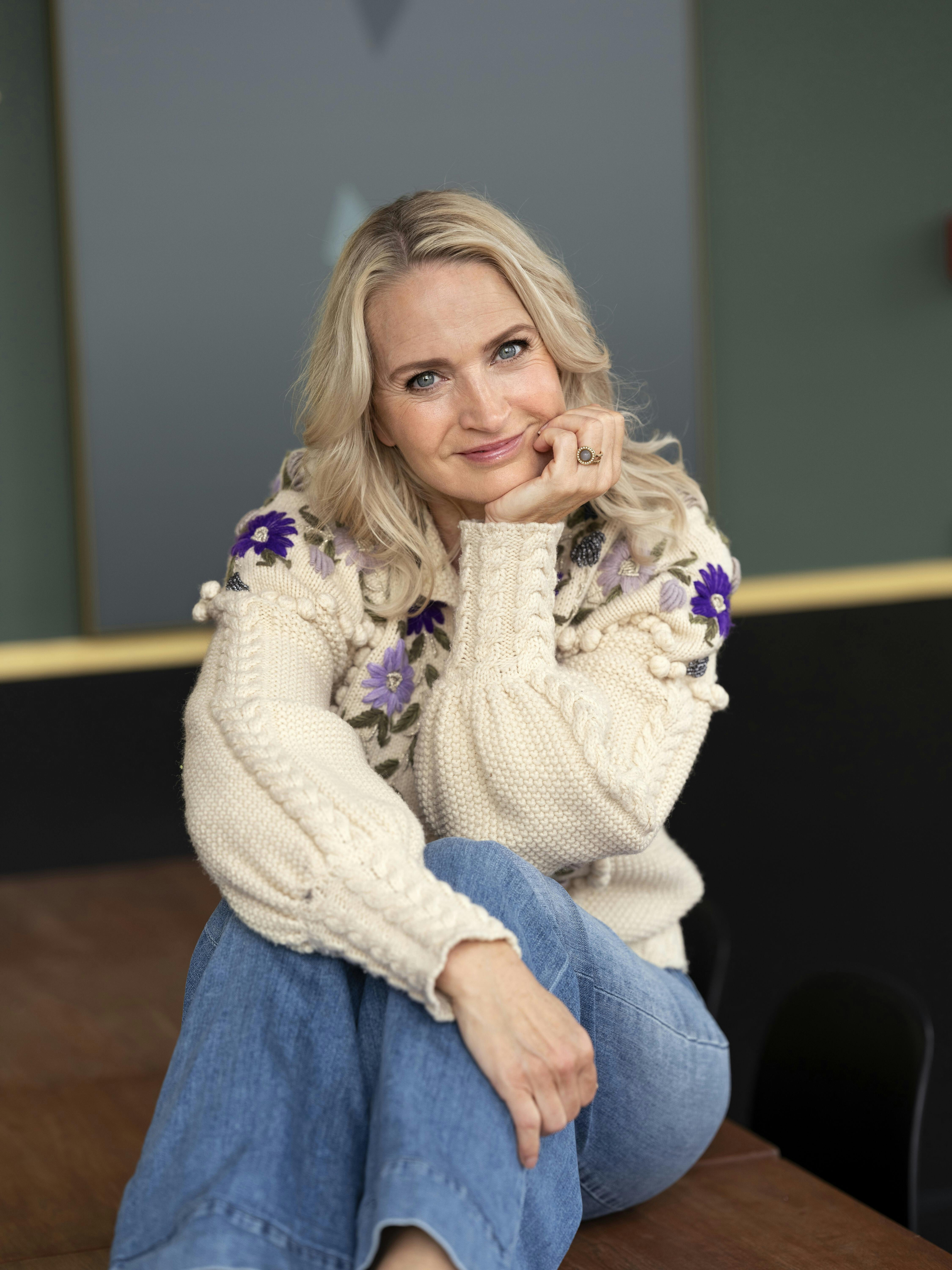 Stor kærlighed, en alvorlig ulykke og en sen debut som musicalstjerne har præget Annette Heicks liv. Lige nu er hun aktuel med forestillingen "Pennevenner".