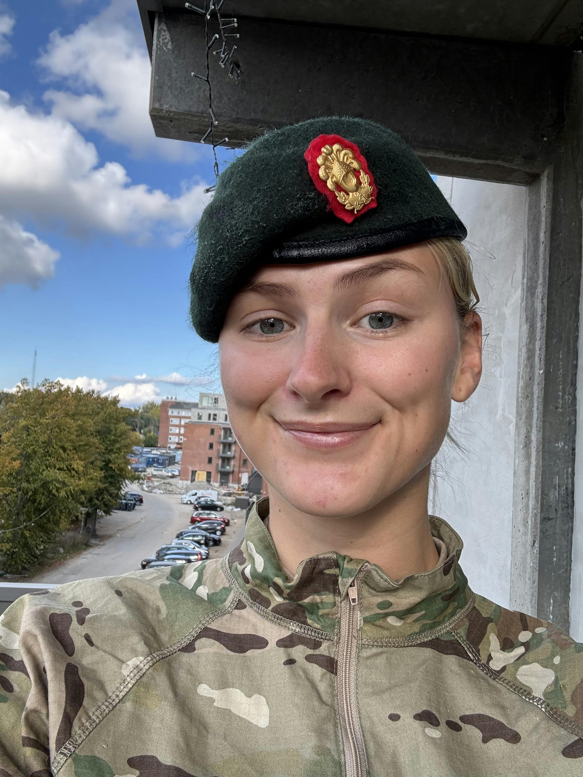 Cille Fahnø, 24 år. Statskundskabsstuderende i København med studiejob. Er infanterist i hjemmeværnsdistrikt København på Svanemøllen.