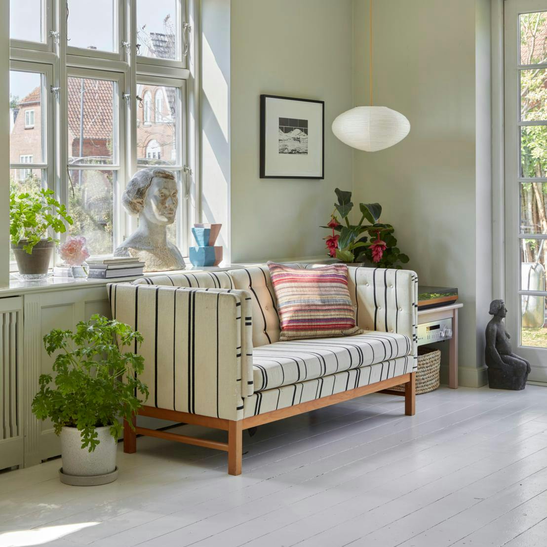 https://imgix.femina.dk/2025-10-03/Retrosofa_foto_Stine-Christiansen.jpg