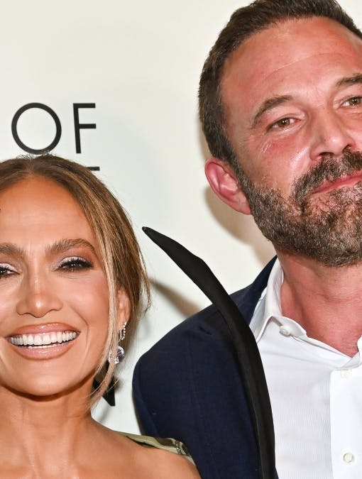 Ben Affleck og Jennifer Lopez stillede op til foto sammen, da de var med til premieren på ”Kiss of the Spider Woman”.