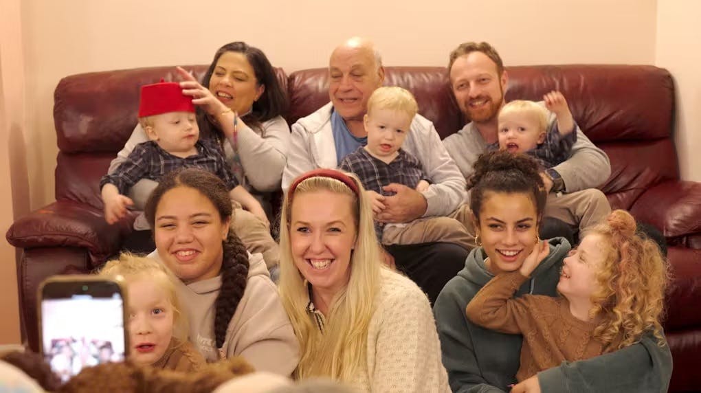 https://imgix.femina.dk/2025-10-09/billede.-gravid.jpg