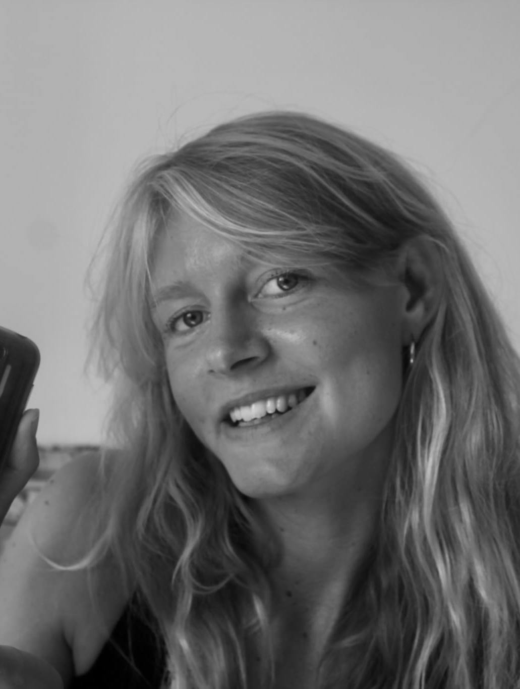 For Sascha handler det ikke om at dømme andres mobilbrug, men hun ser sin egen beslutning som en del af en mulig modbevægelse.
