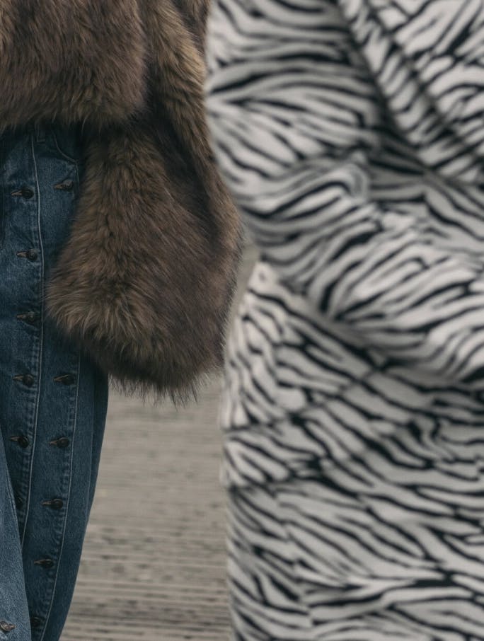 Modeprofil og designer Thora Valdimars i twisted jeans under modeugen i København.